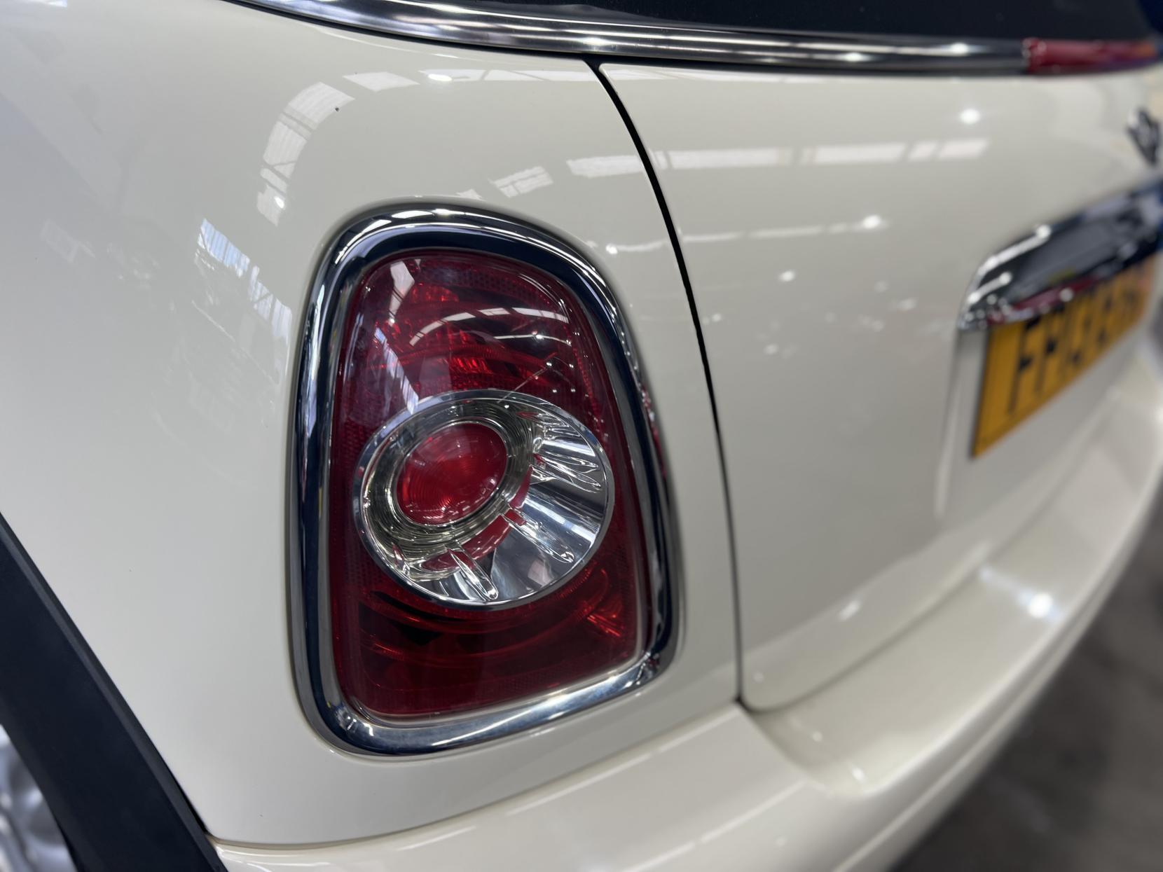 MINI Convertible - Image 17