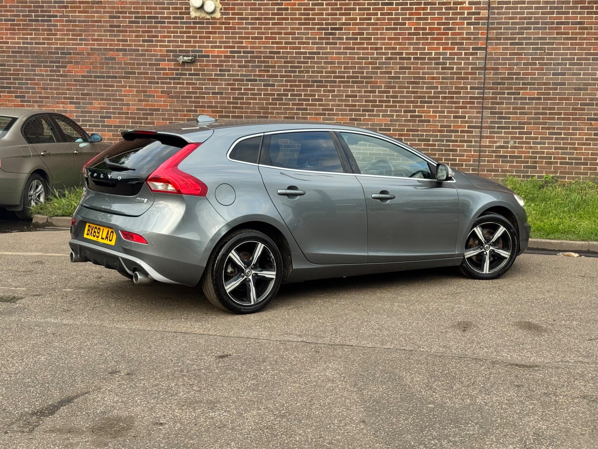 Volvo V40 - Image 14