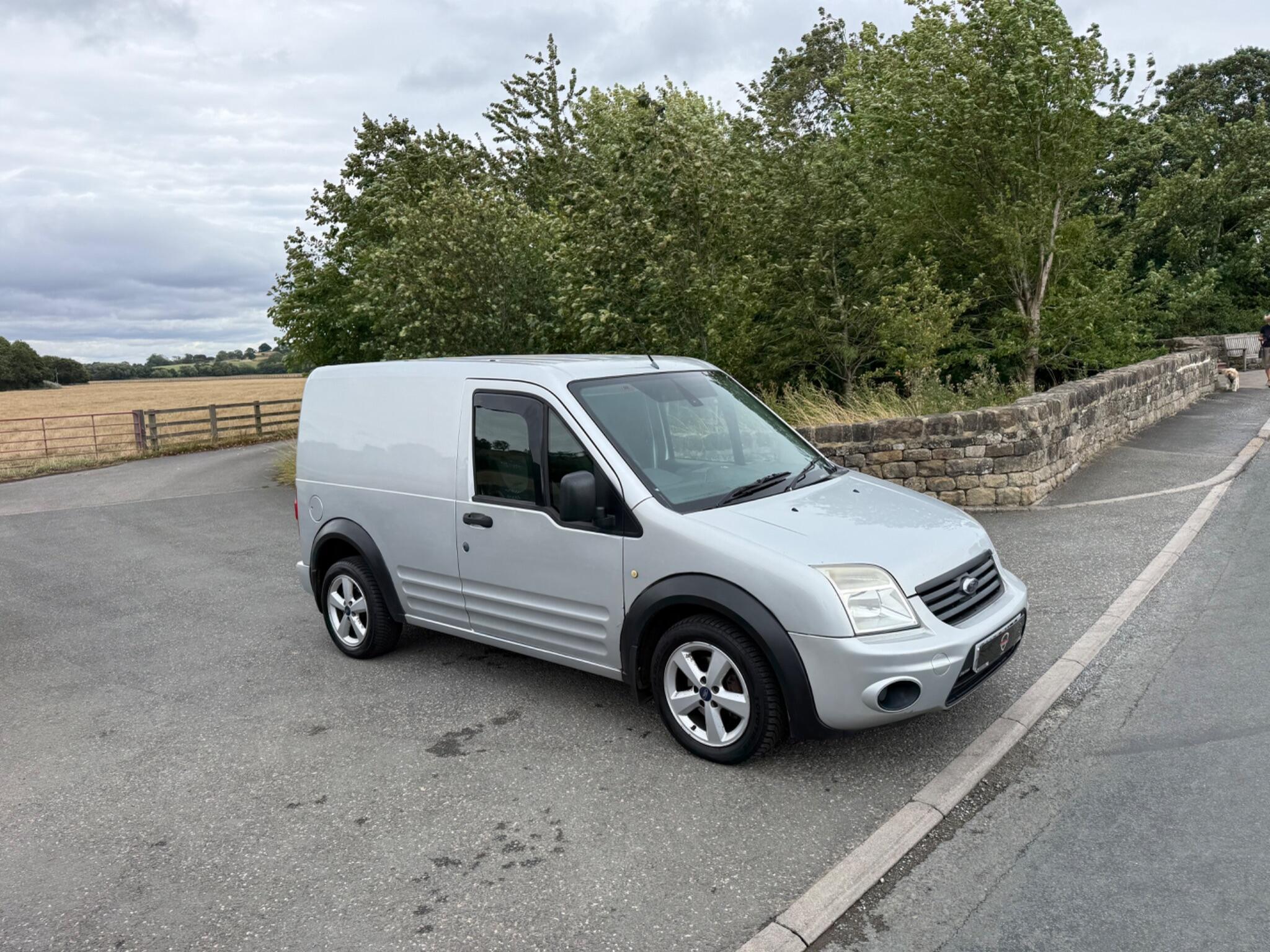 Ford Transit Connect - Image 11
