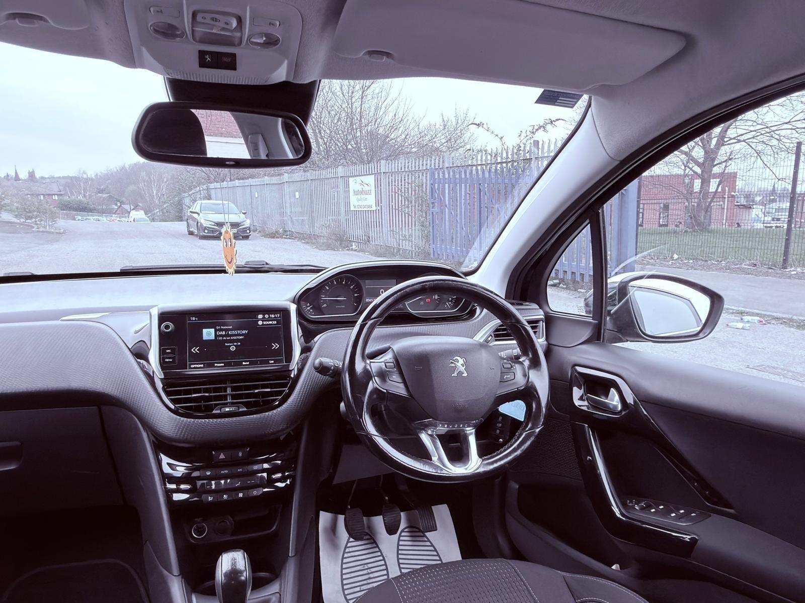 Peugeot 208 - Image 20