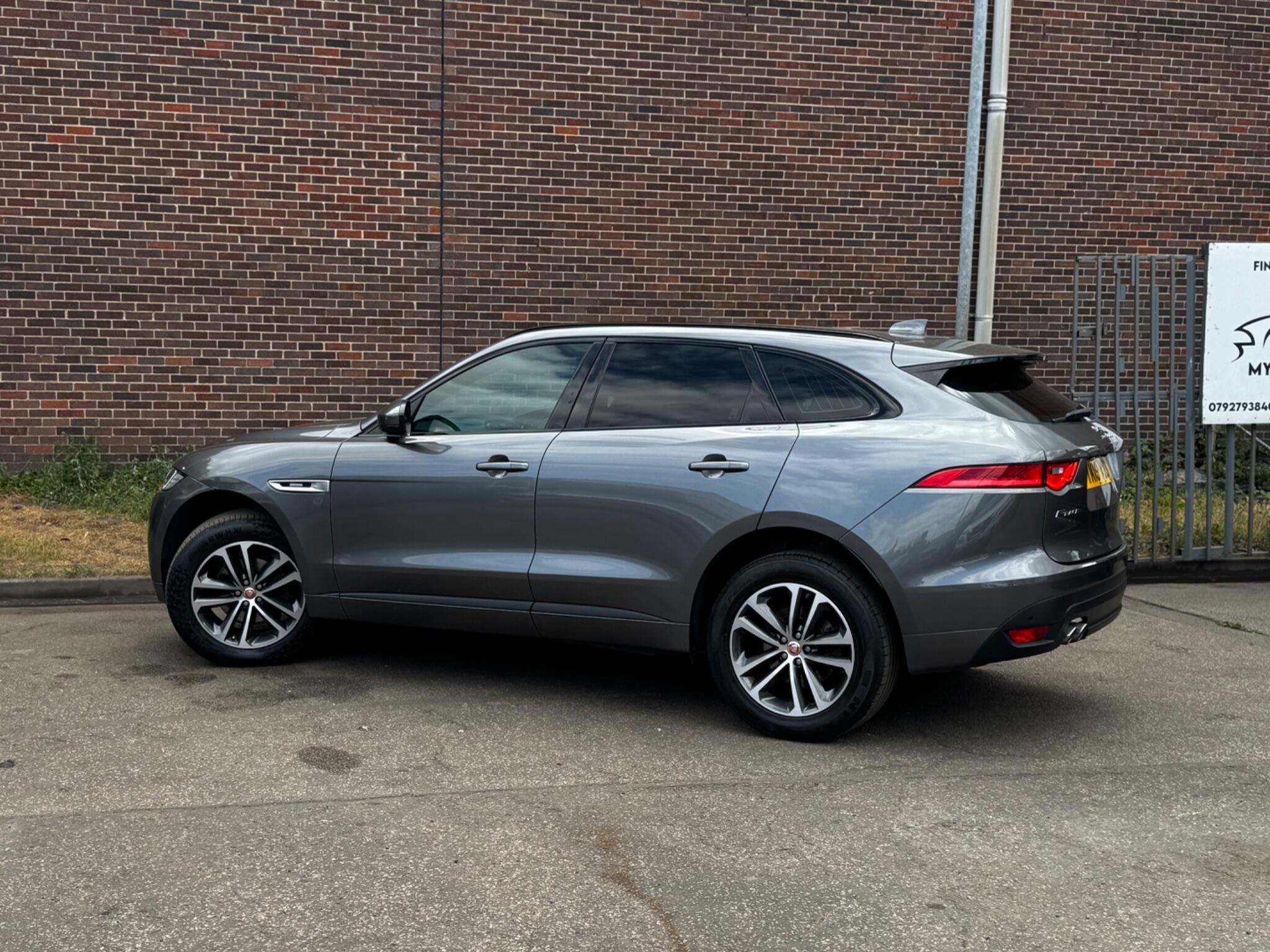 Jaguar F-Pace - Image 13