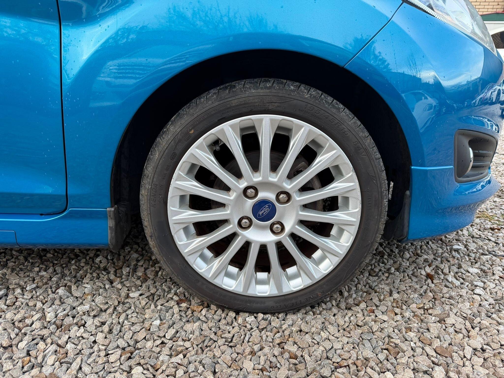 Ford Fiesta - Image 21