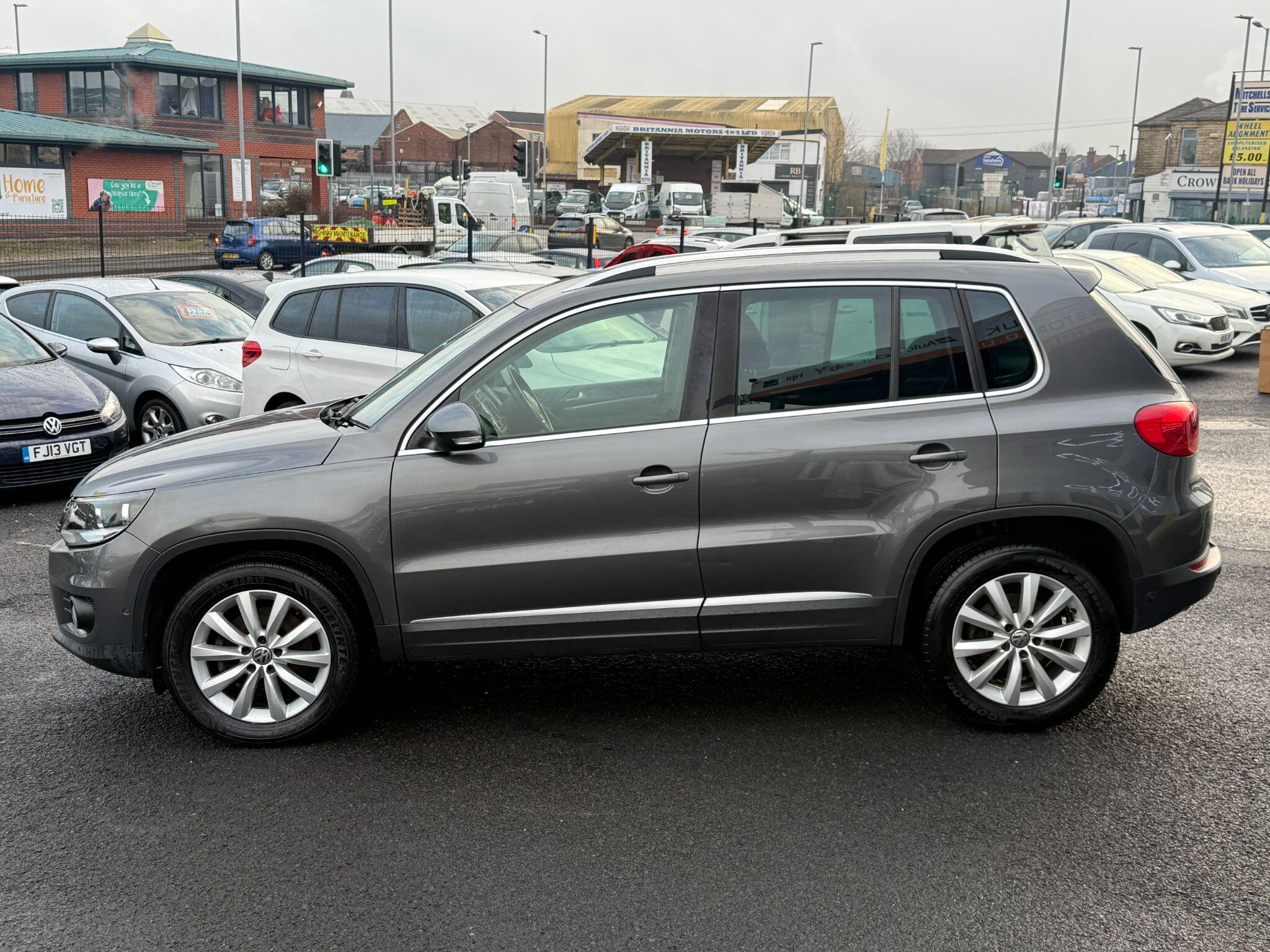 Volkswagen Tiguan - Image 17