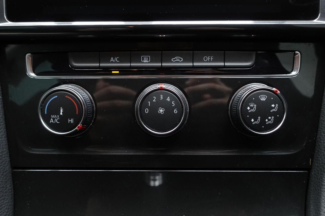 Volkswagen Golf - Image 41