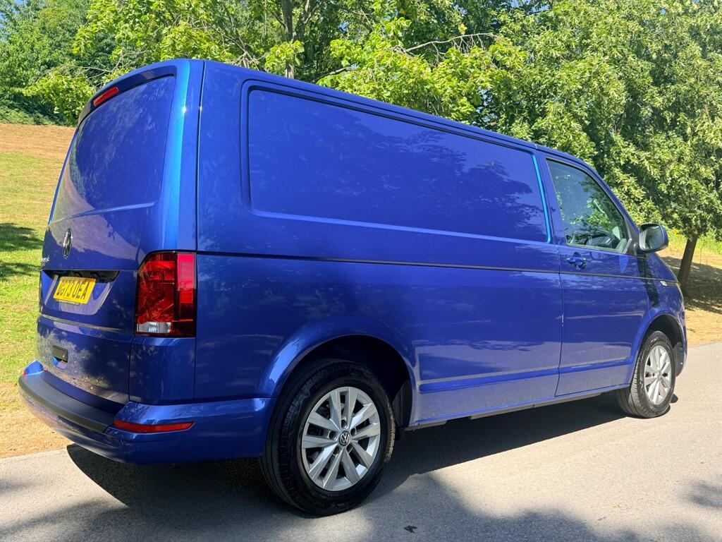 Volkswagen Transporter - Image 8