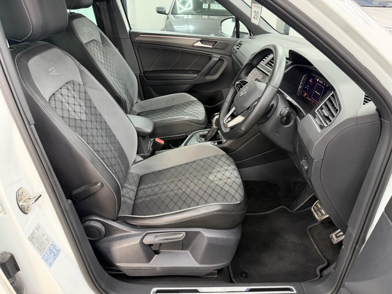 Volkswagen Tiguan - Image 14