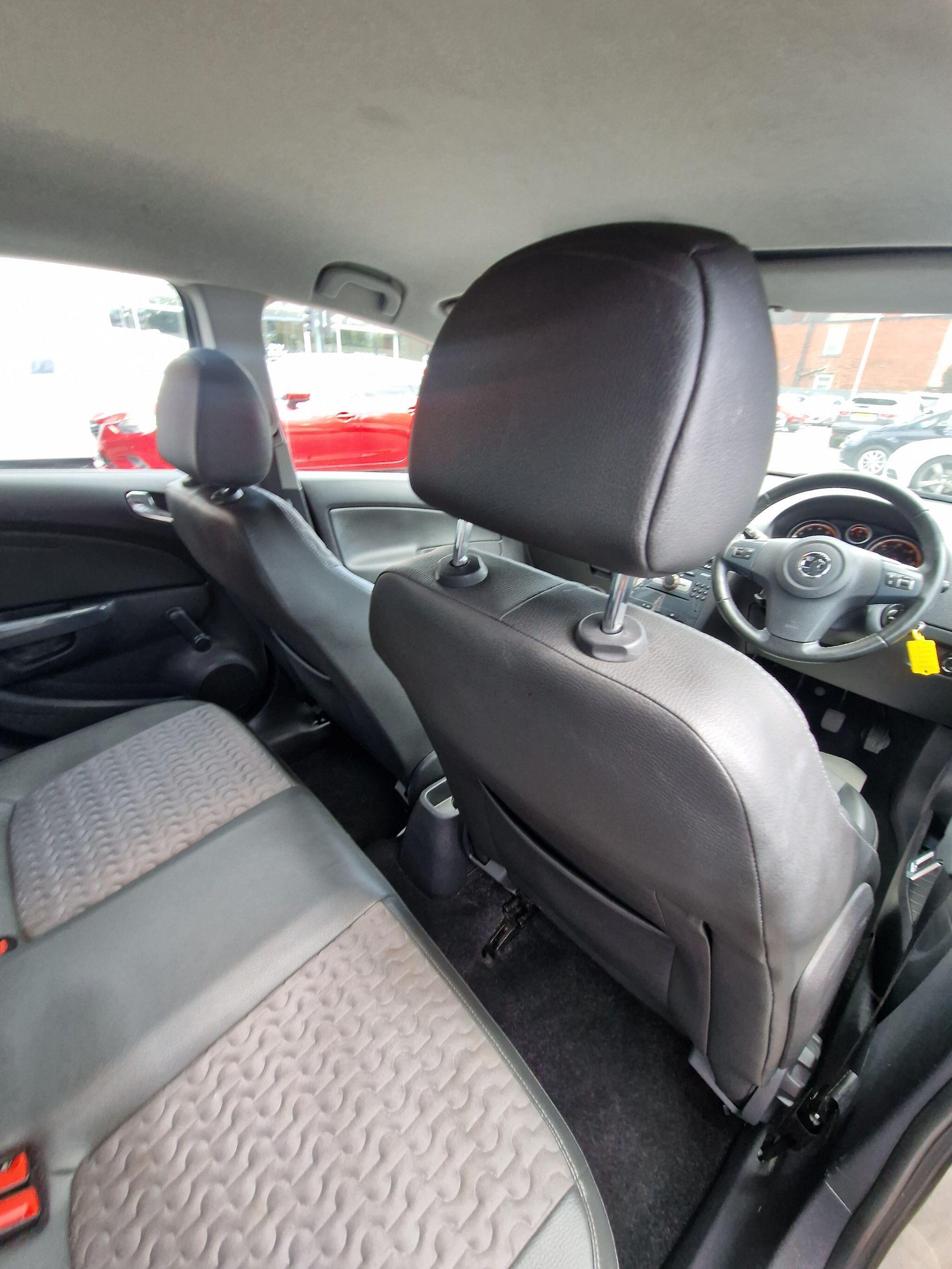 Vauxhall Corsa - Image 32