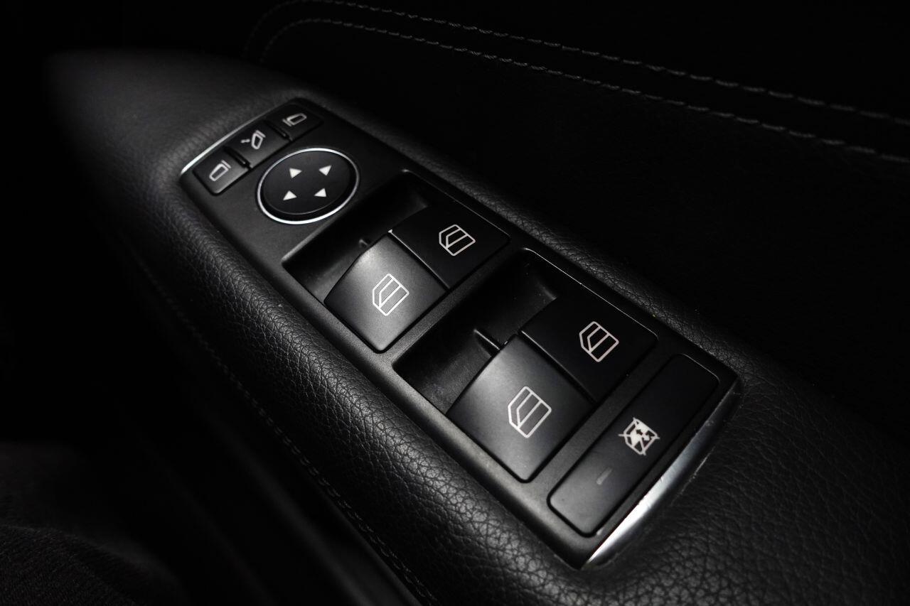Mercedes-benz E-CLASS - Image 44