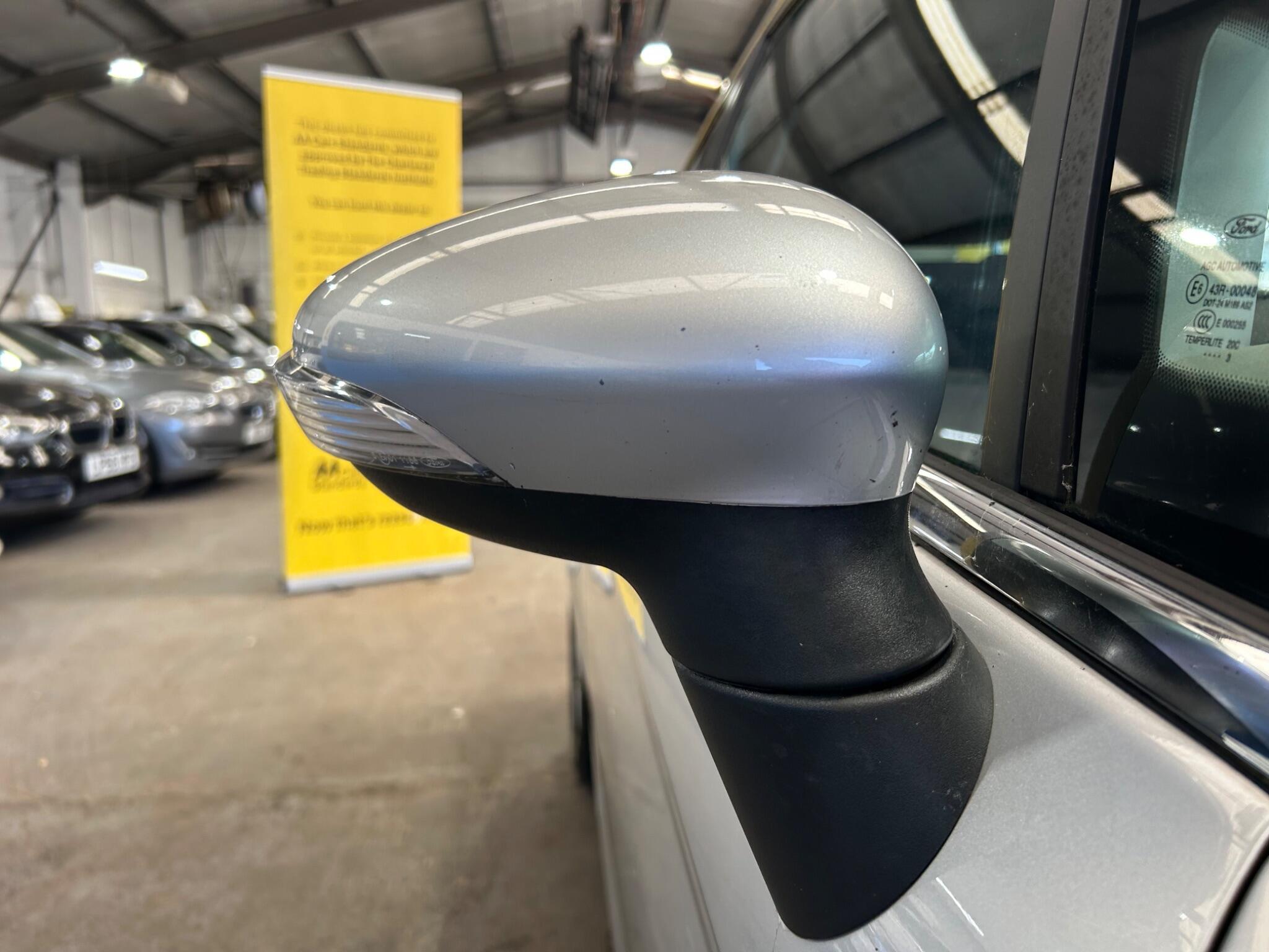 Ford Fiesta - Image 32