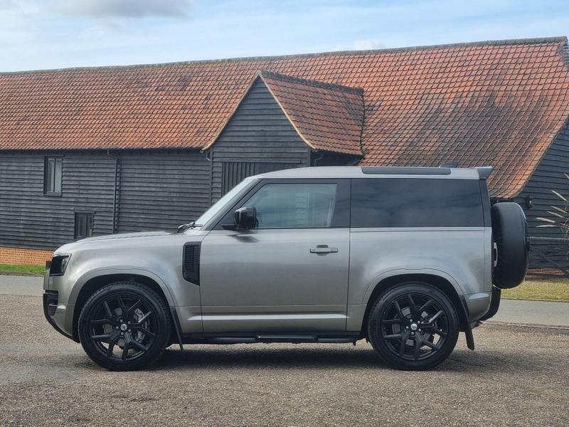 Land Rover Defender 90 - Image 2