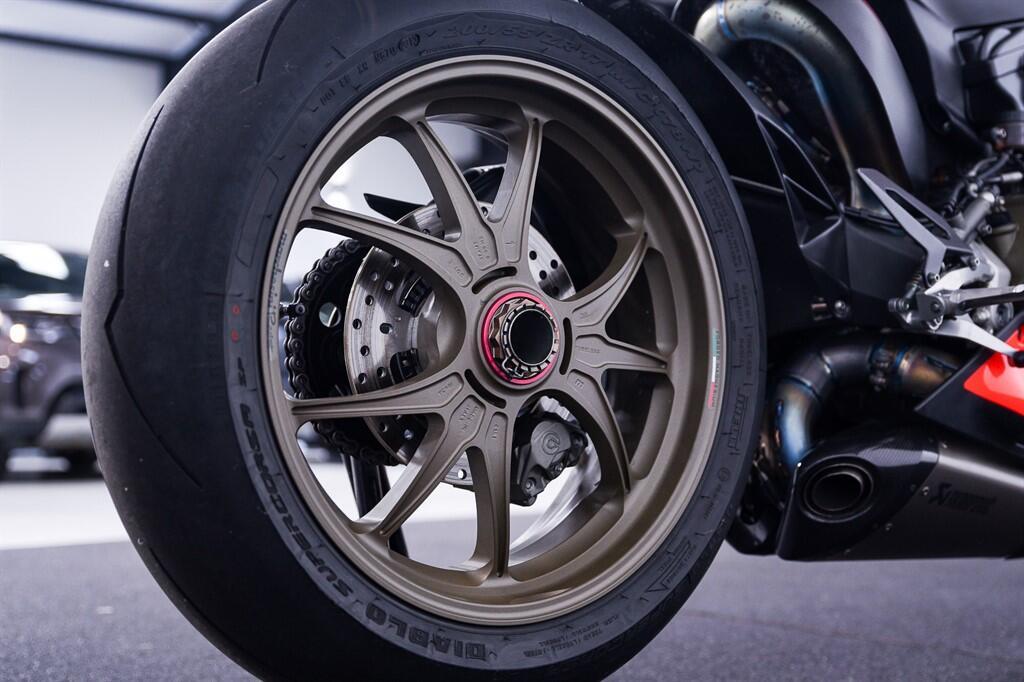 Ducati 1199 SUPERLEGGERA - Image 15