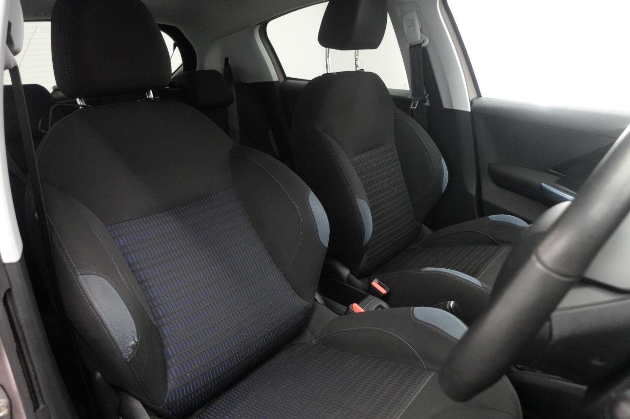 Peugeot 208 - Image 2