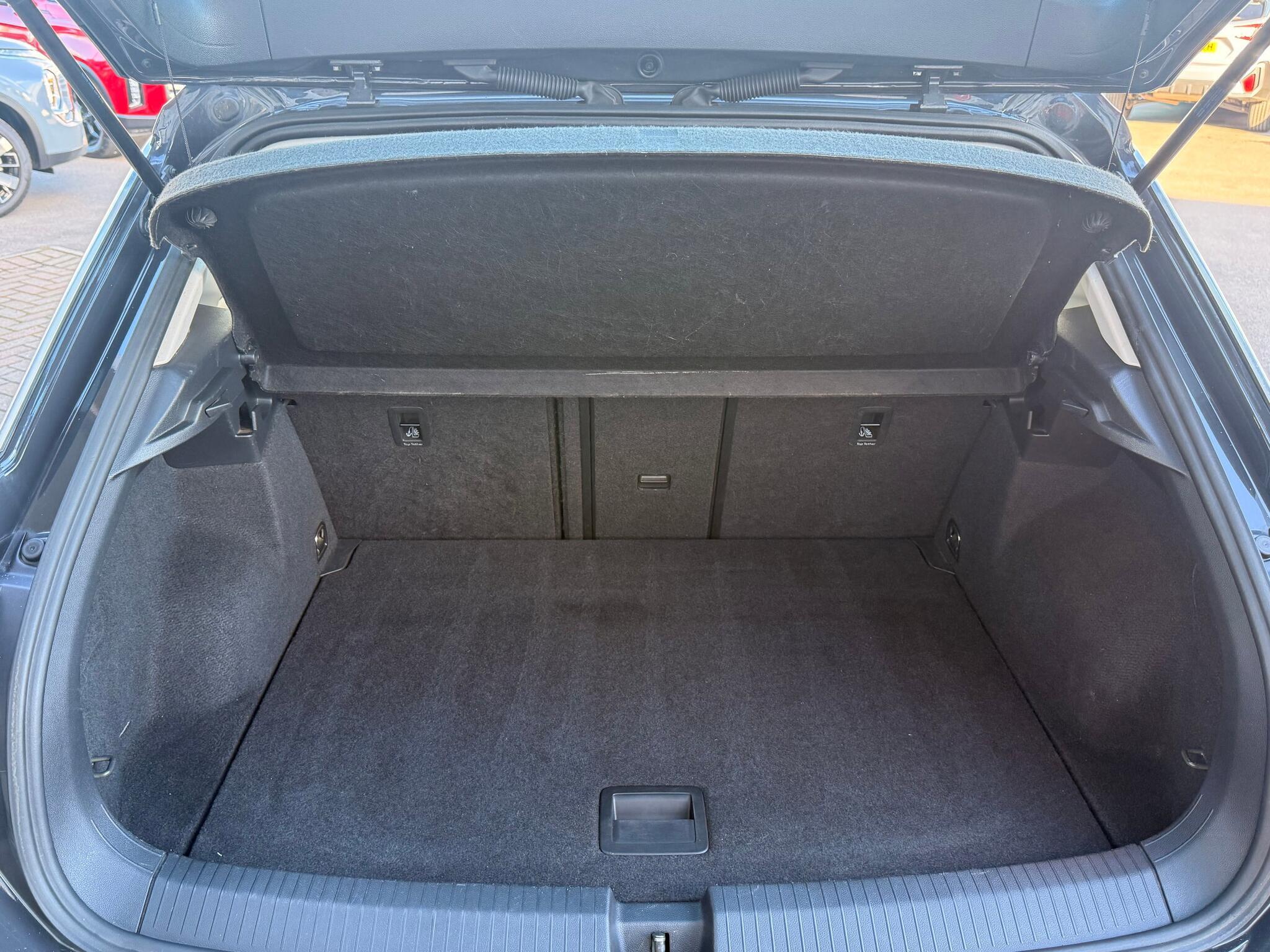 Volkswagen T-Roc - Image 7