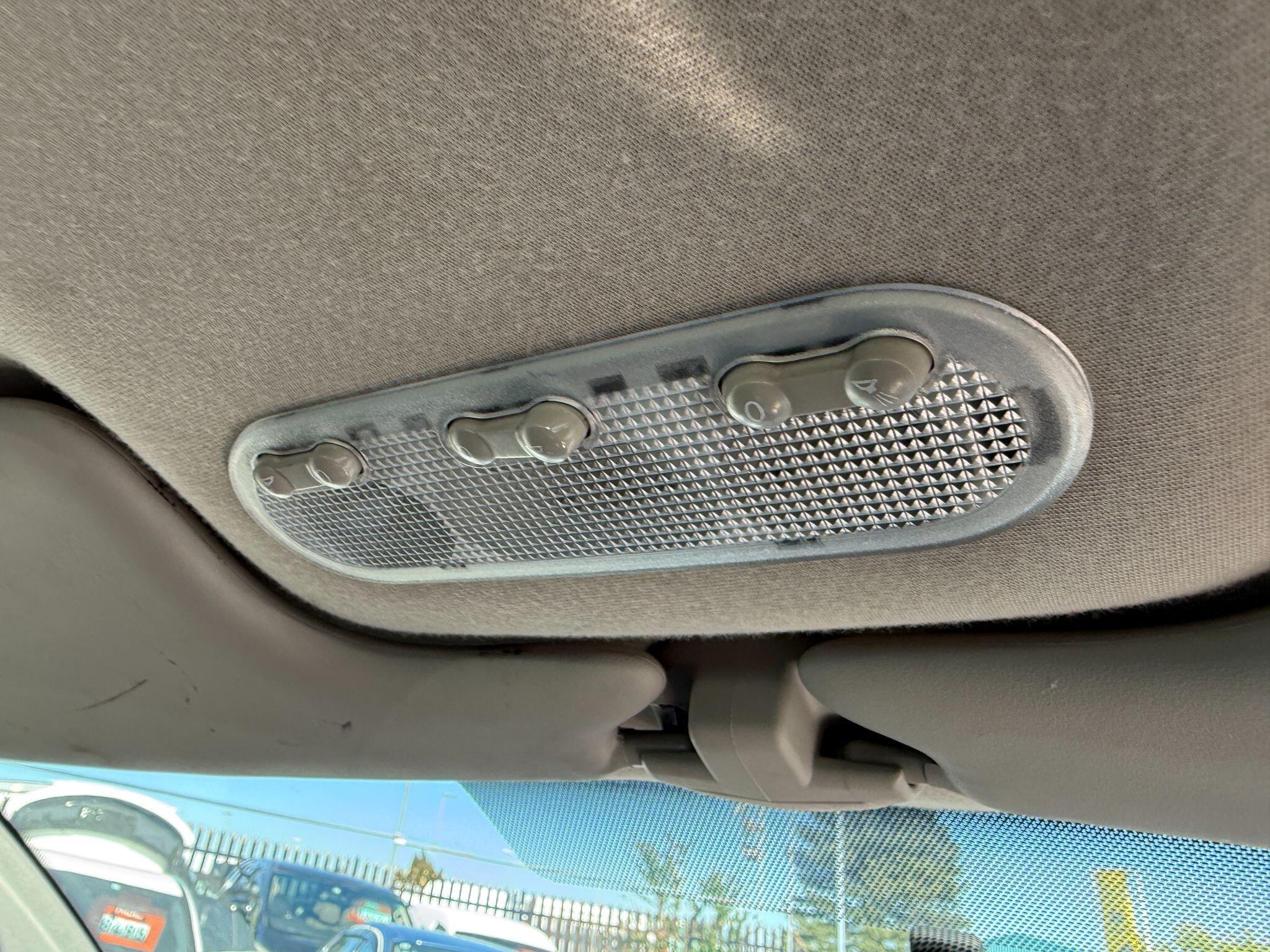 Renault Megane - Image 48