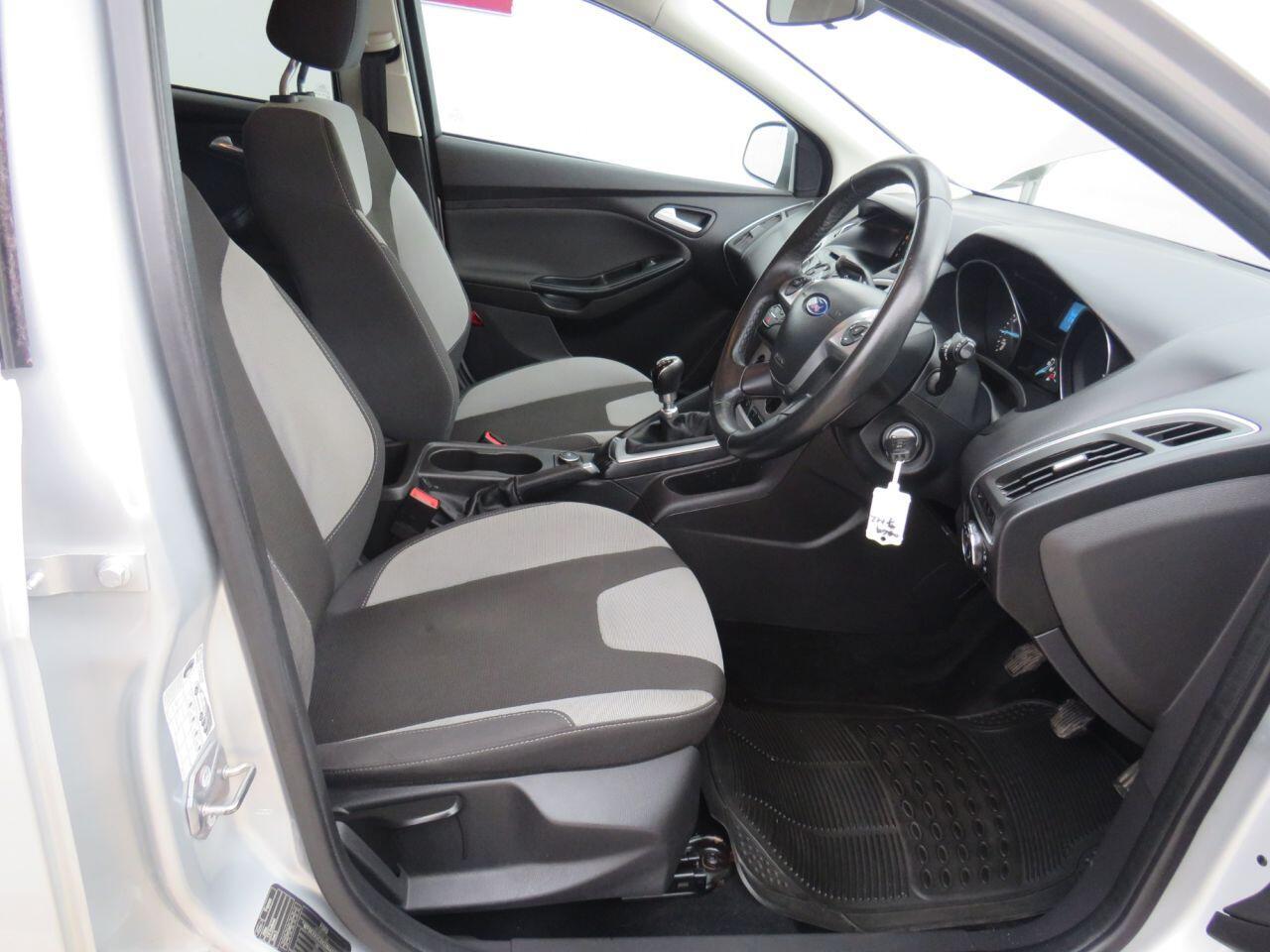 Ford Focus - Image 7