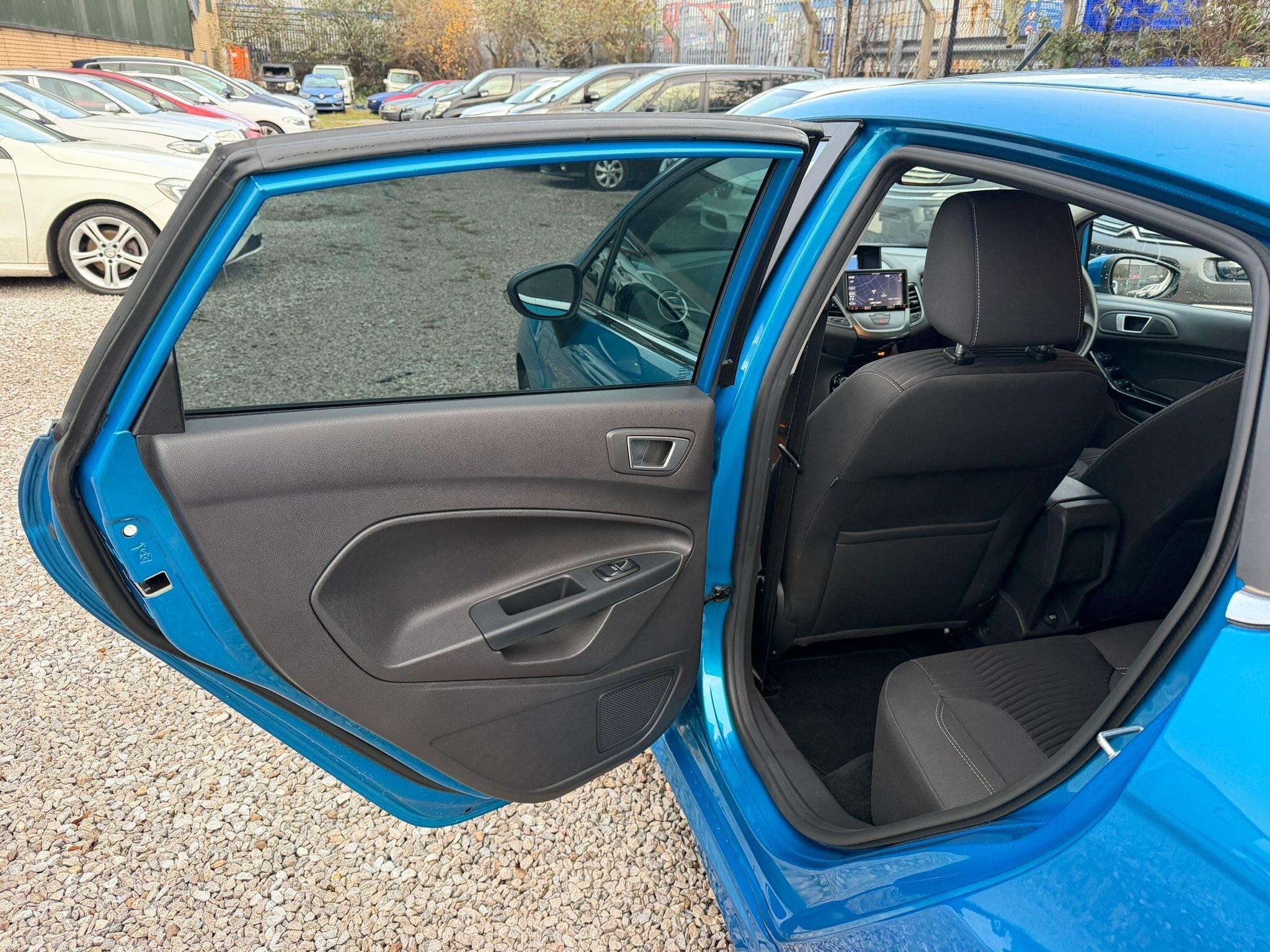 Ford Fiesta - Image 12