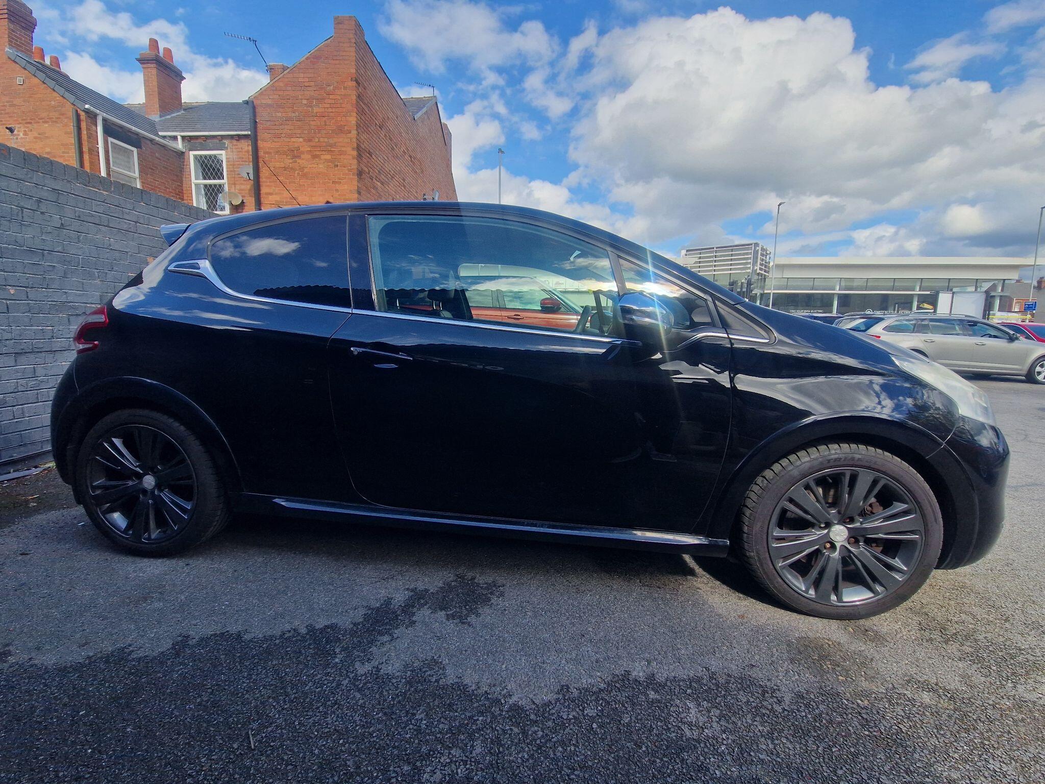 Peugeot 208 - Image 7
