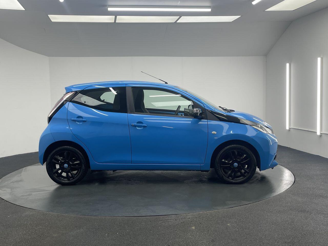 Toyota Aygo - Image 13