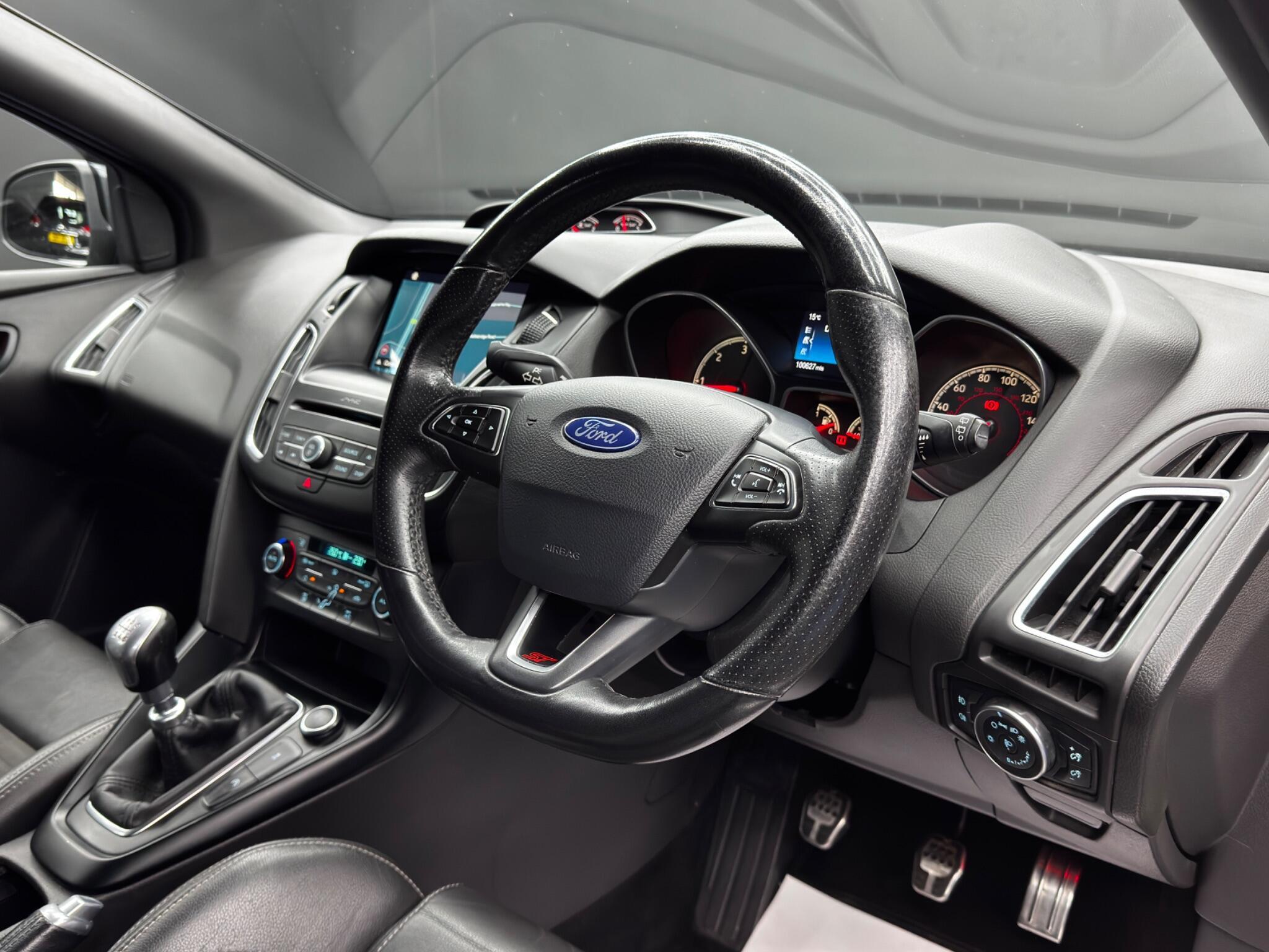 Ford Focus - Image 9