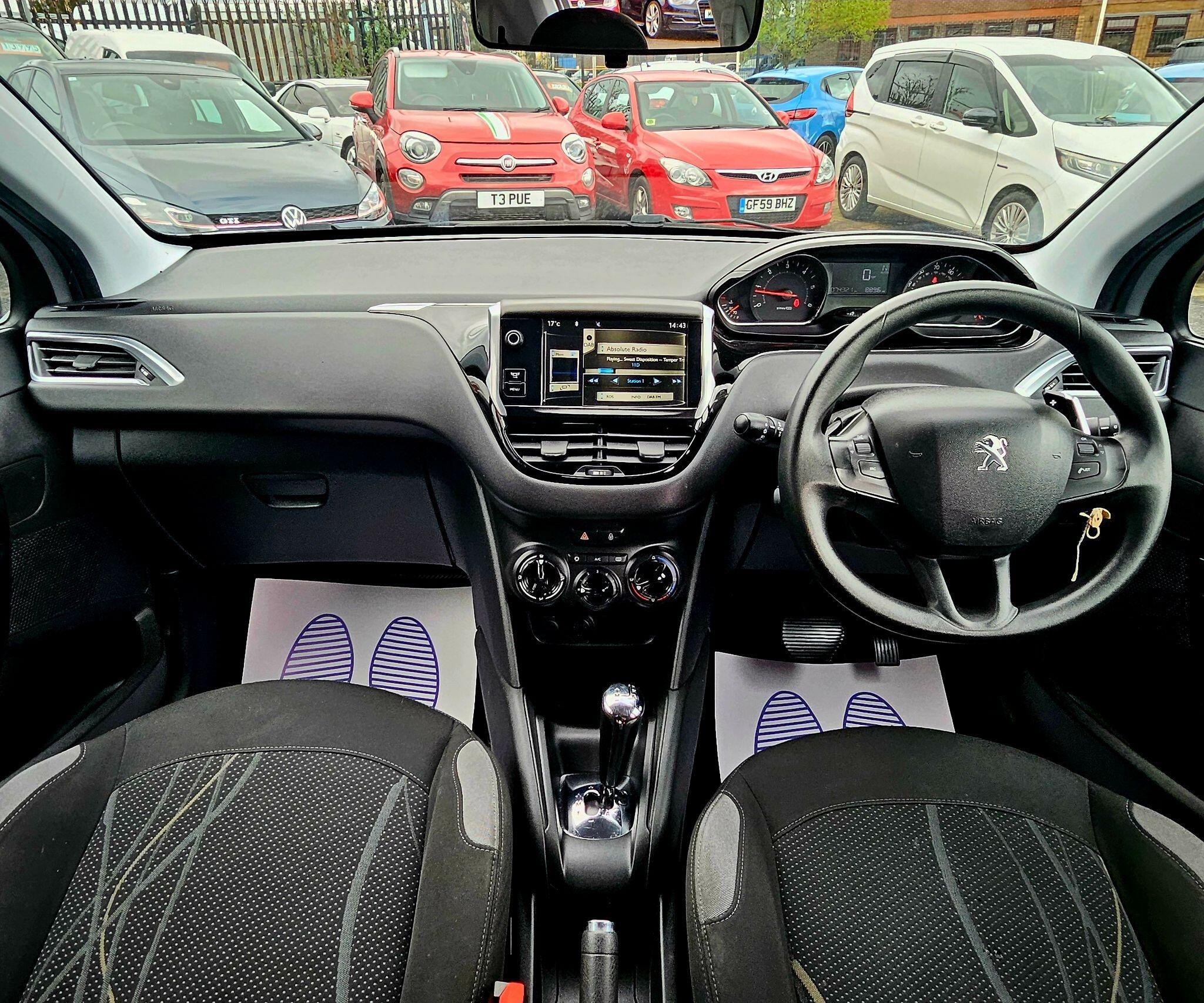 Peugeot 208 - Image 26