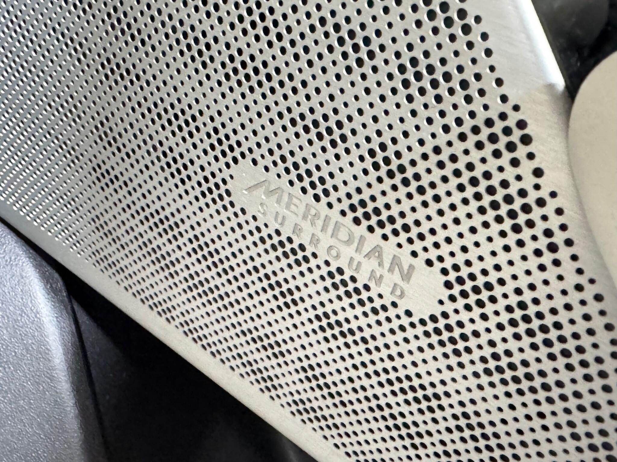 Land Rover Range Rover Velar - Image 14