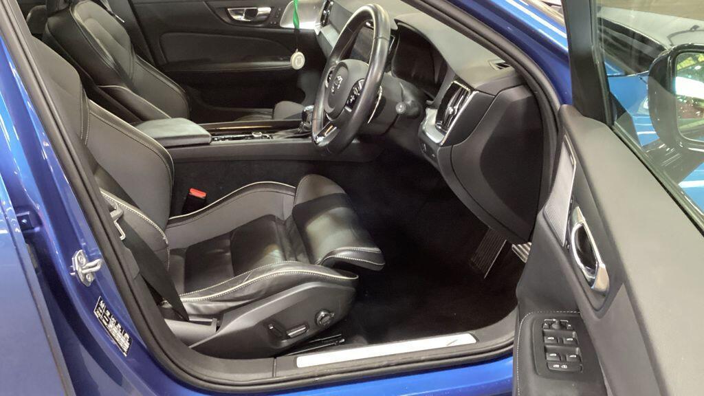Volvo V60 - Image 4