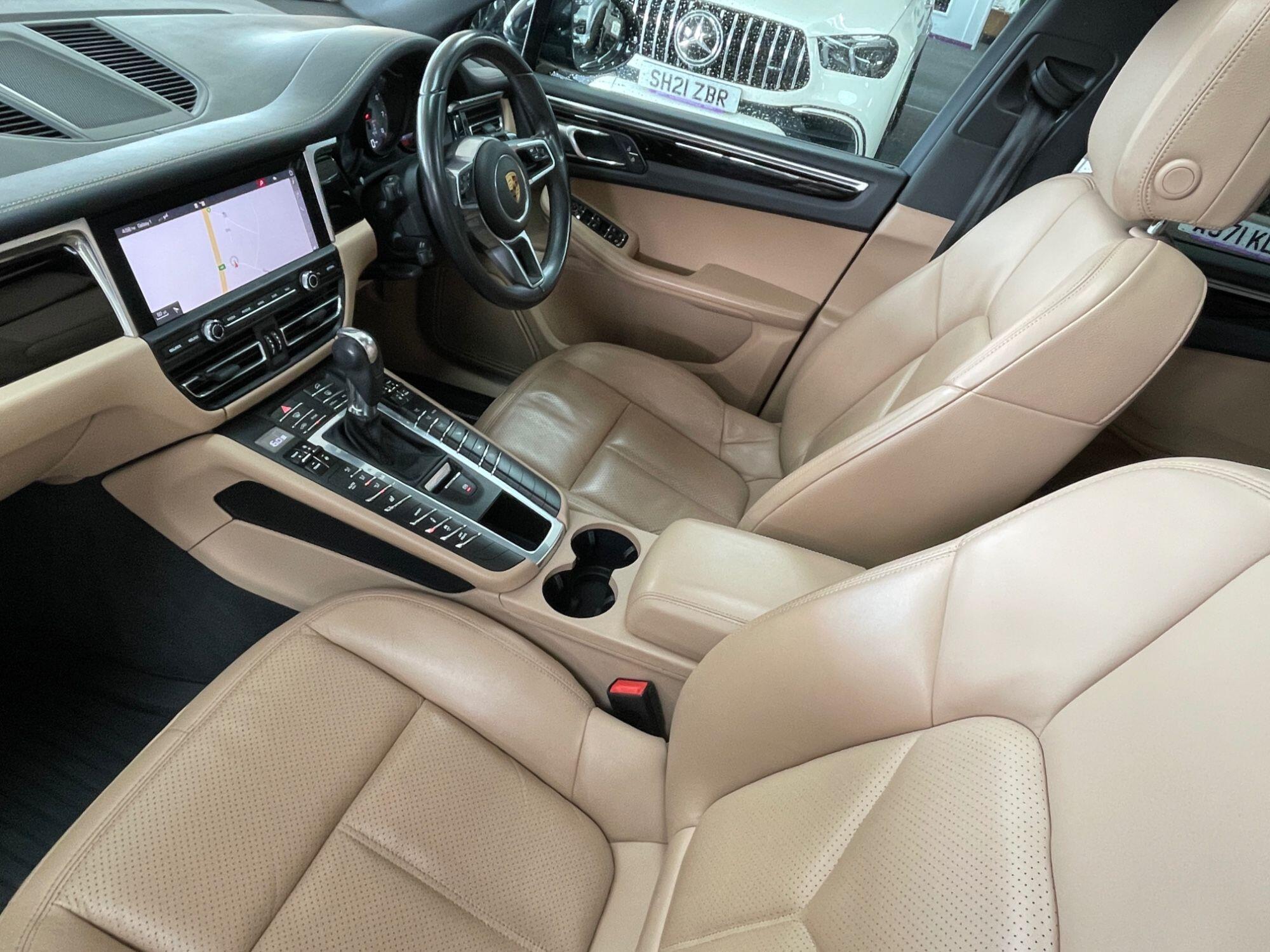 Porsche Macan - Image 36