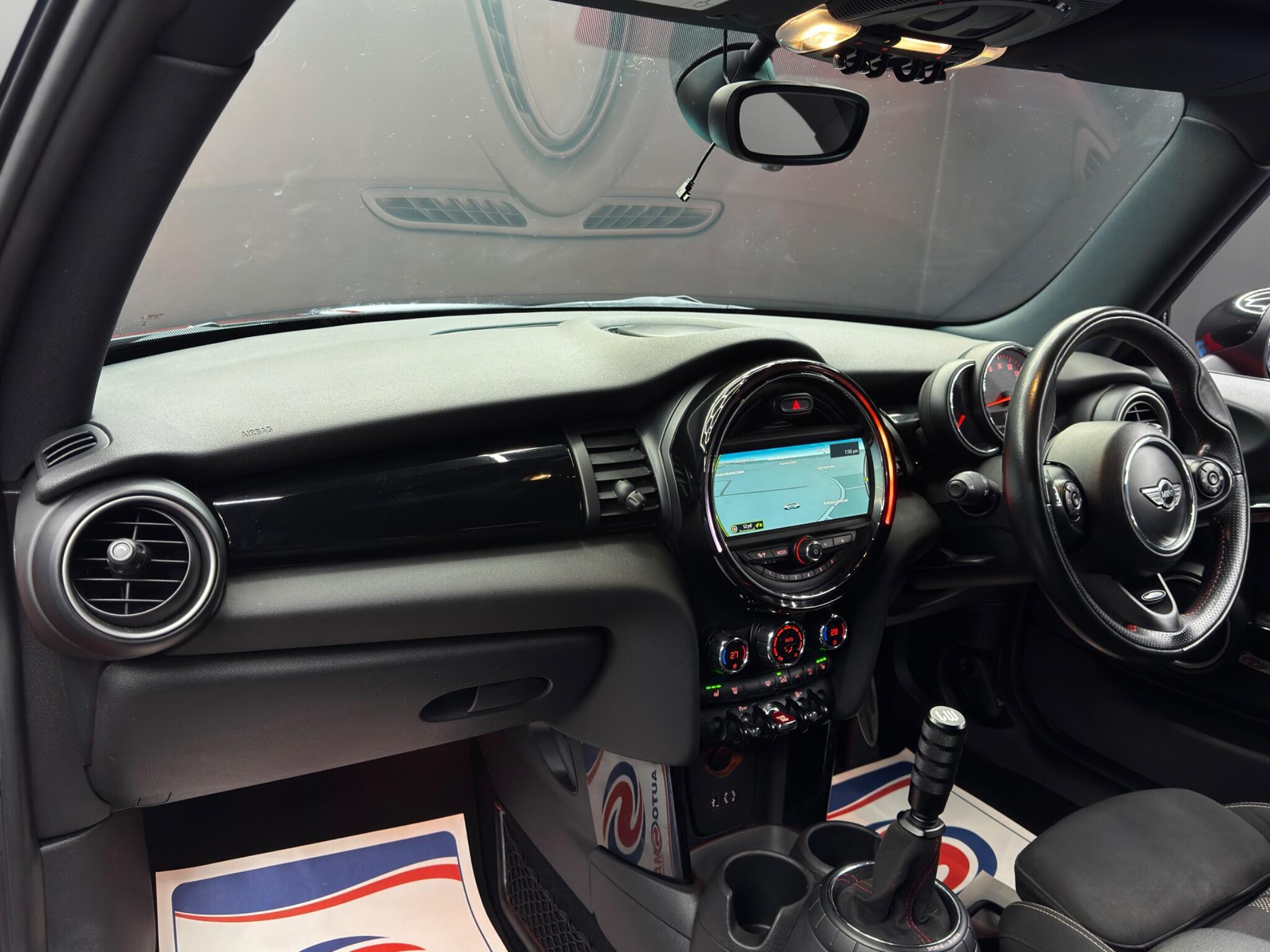 MINI Hatch - Image 11