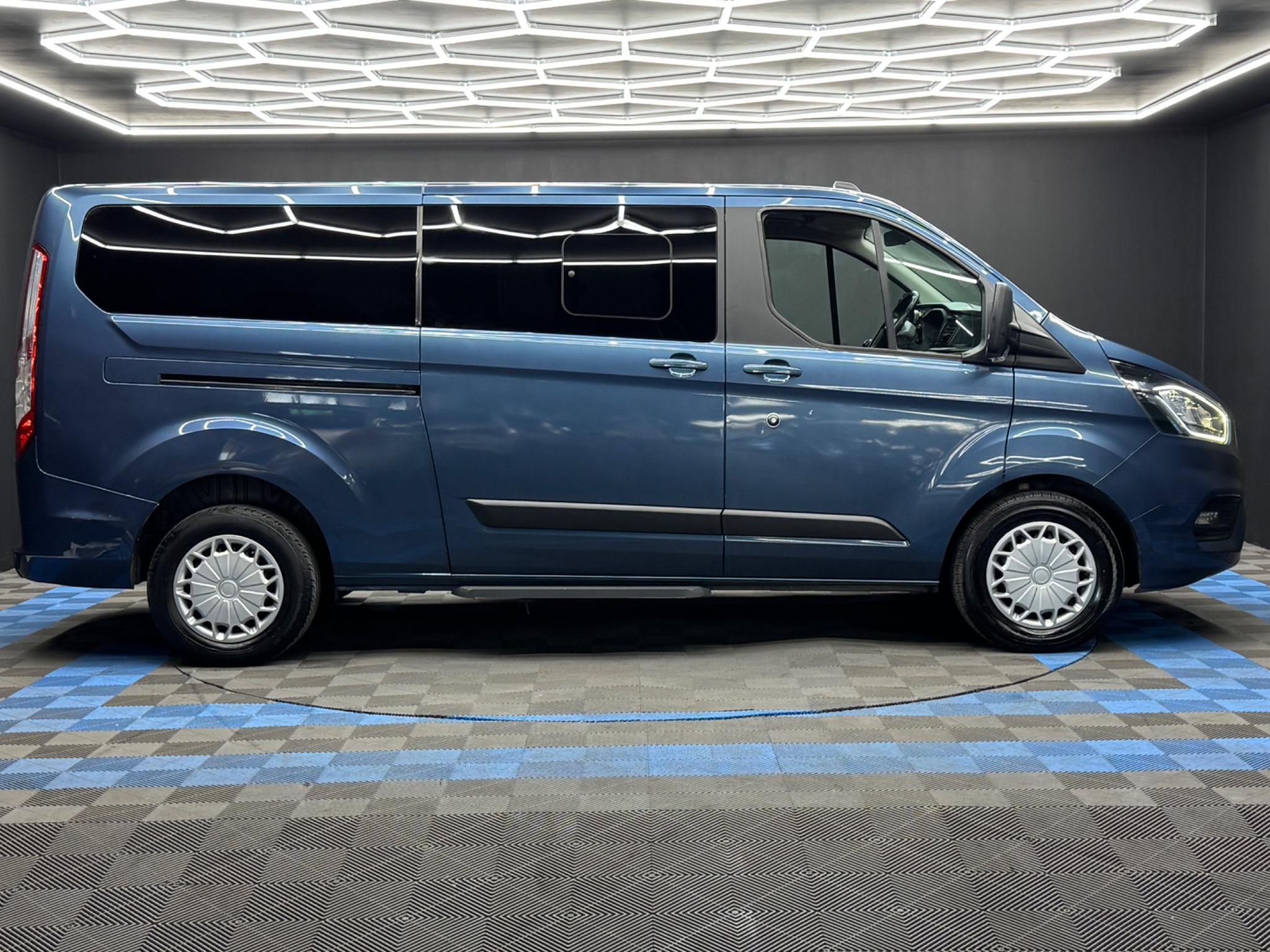 Ford TOURNEO CUSTOM - Image 4