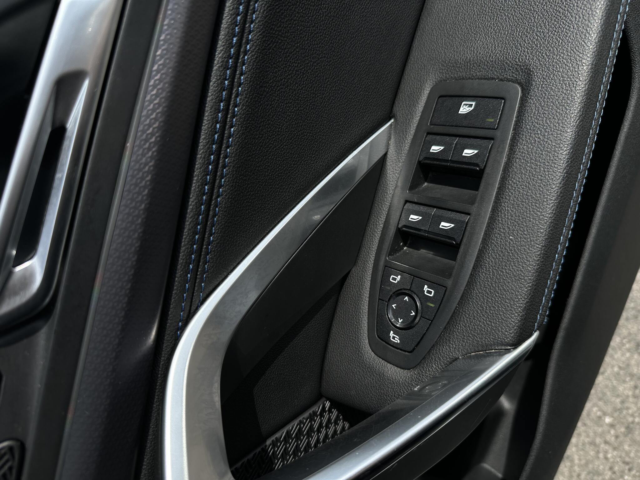 BMW iX1 - Image 13
