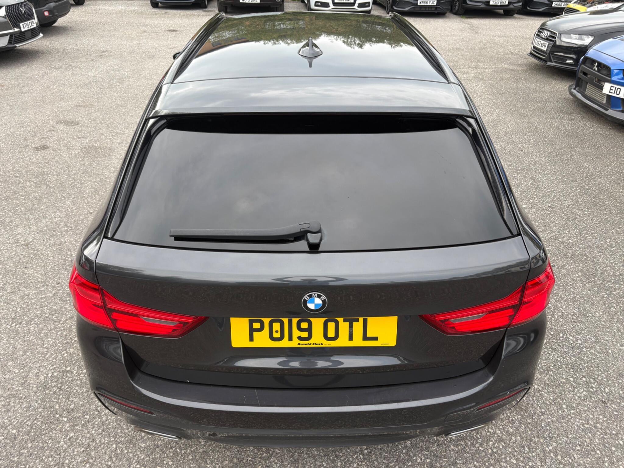 BMW 5 Series - Image 19