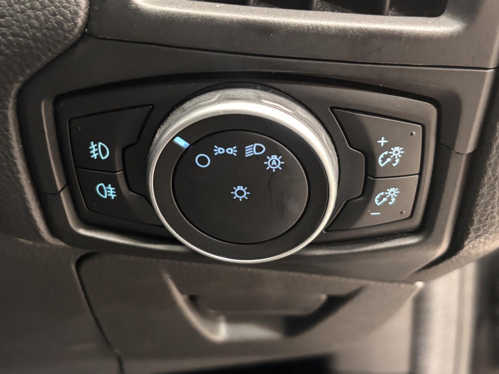 Ford Focus - Image 16