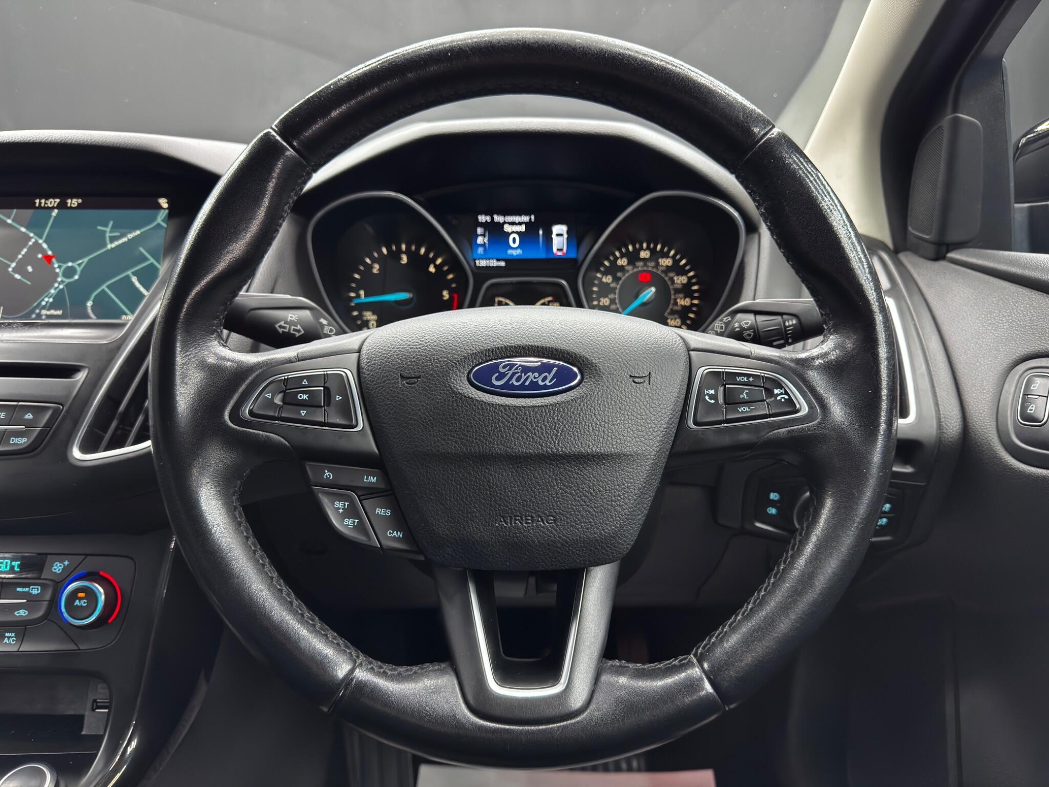 Ford Focus - Image 18