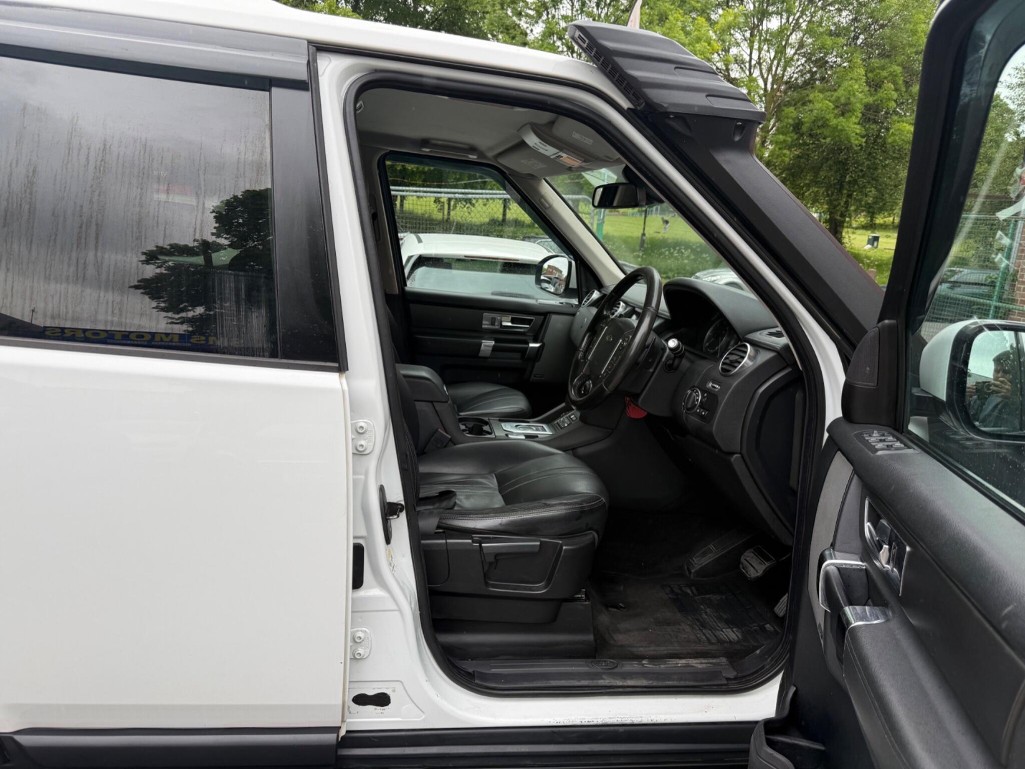 Land Rover DISCOVERY 4 - Image 20