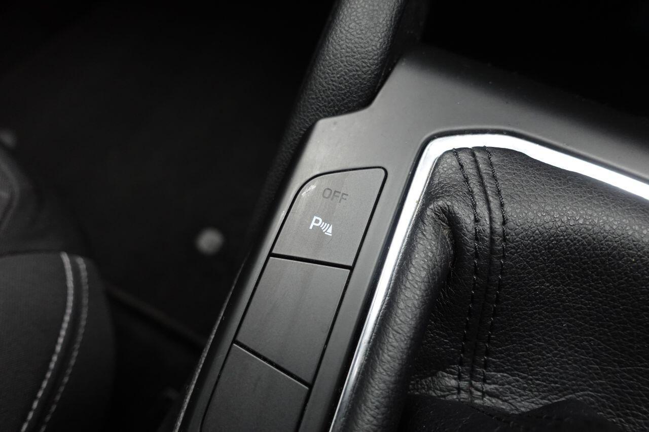 Ford Focus - Image 45