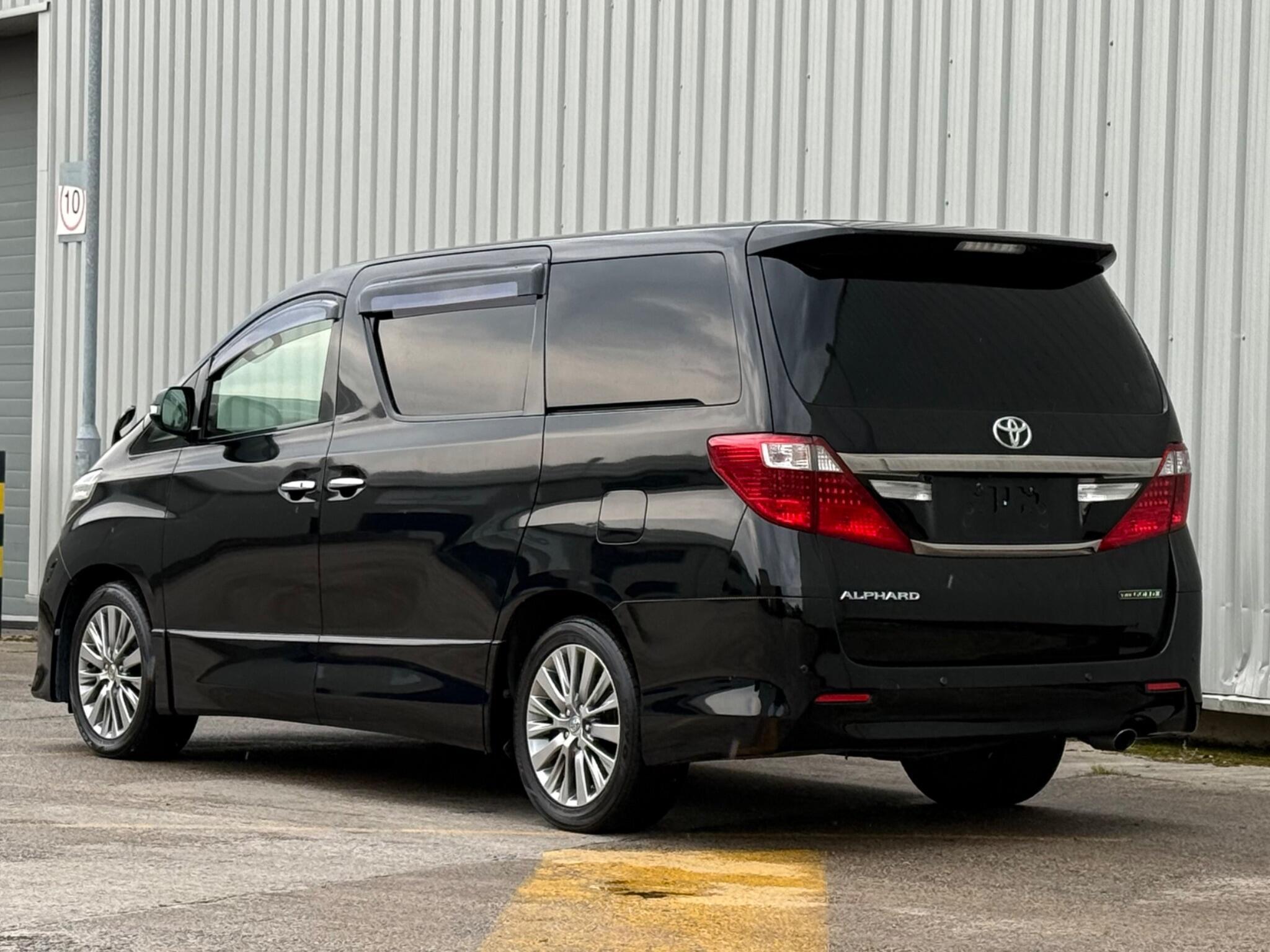 Toyota Alphard - Image 15