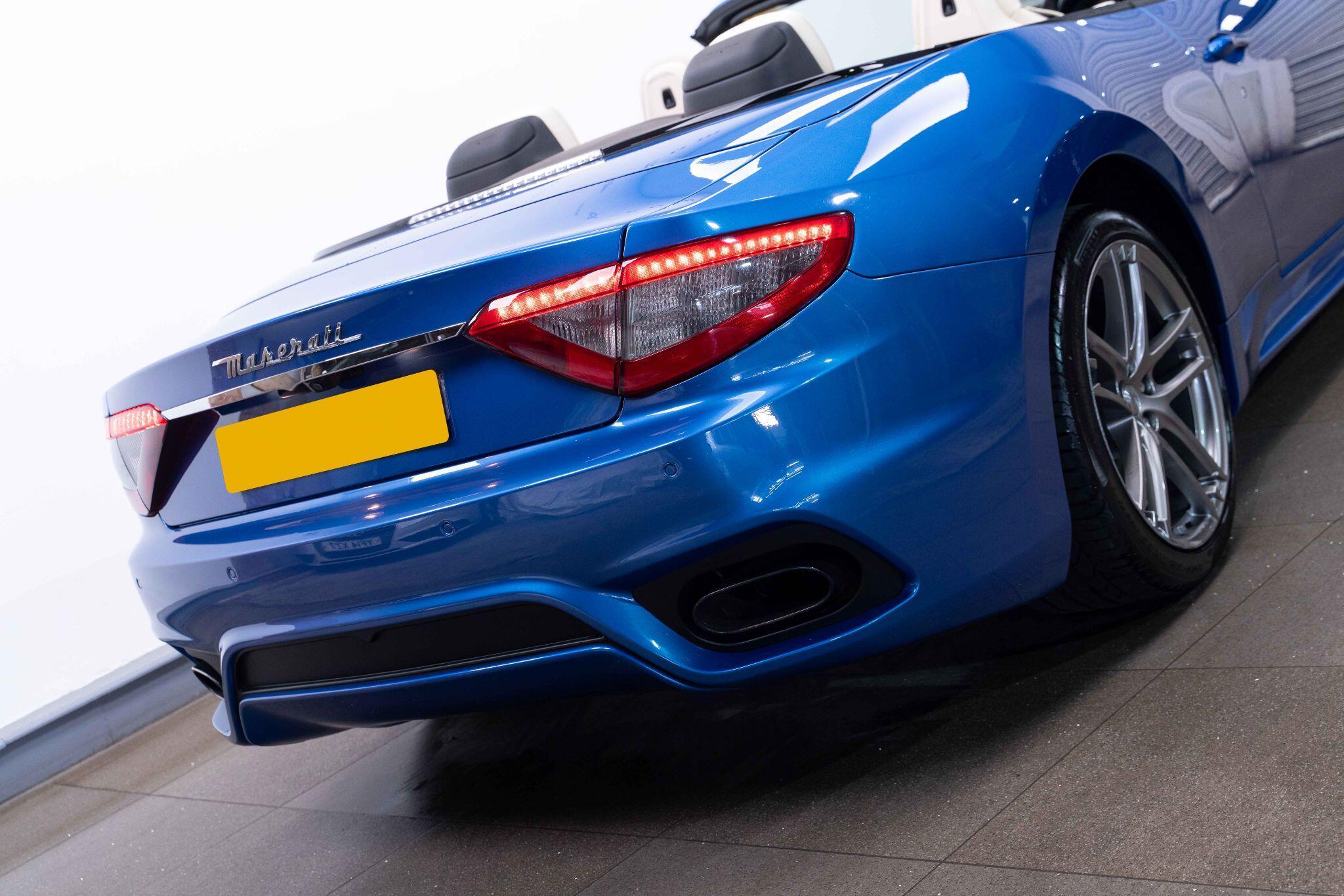 Maserati Grancabrio - Image 9