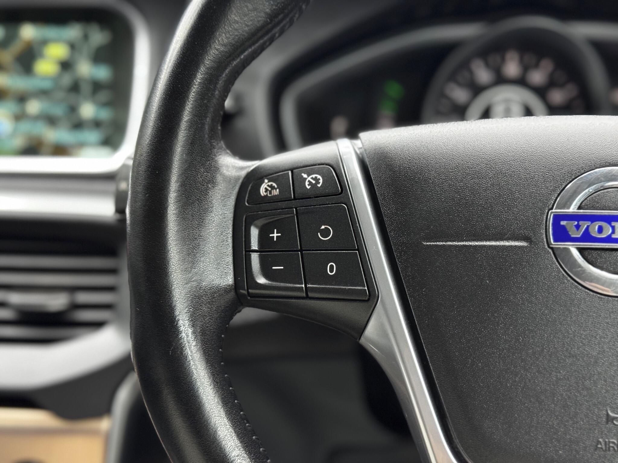 Volvo V40 CROSS COUNTRY - Image 20