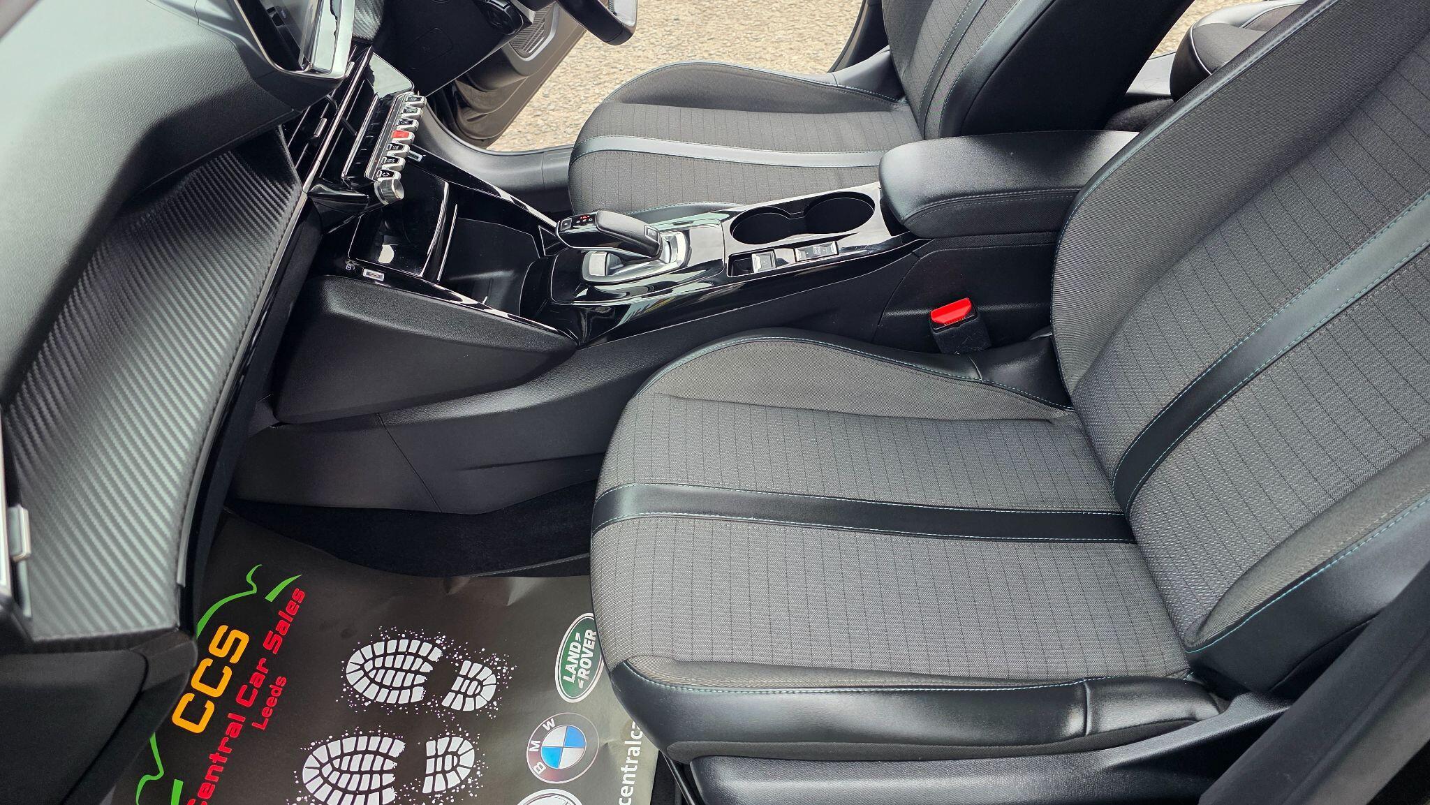 Peugeot 208 - Image 33