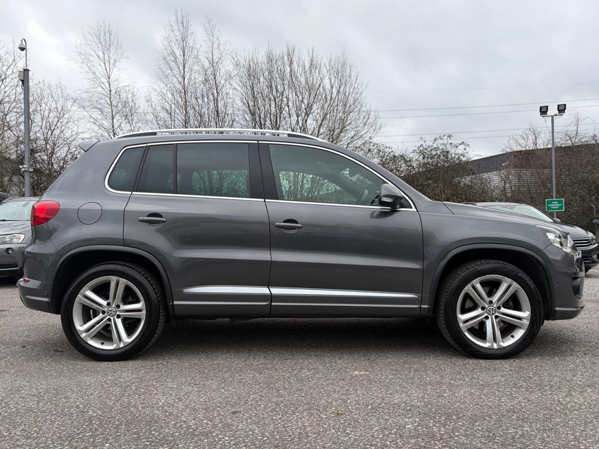 Volkswagen Tiguan - Image 13