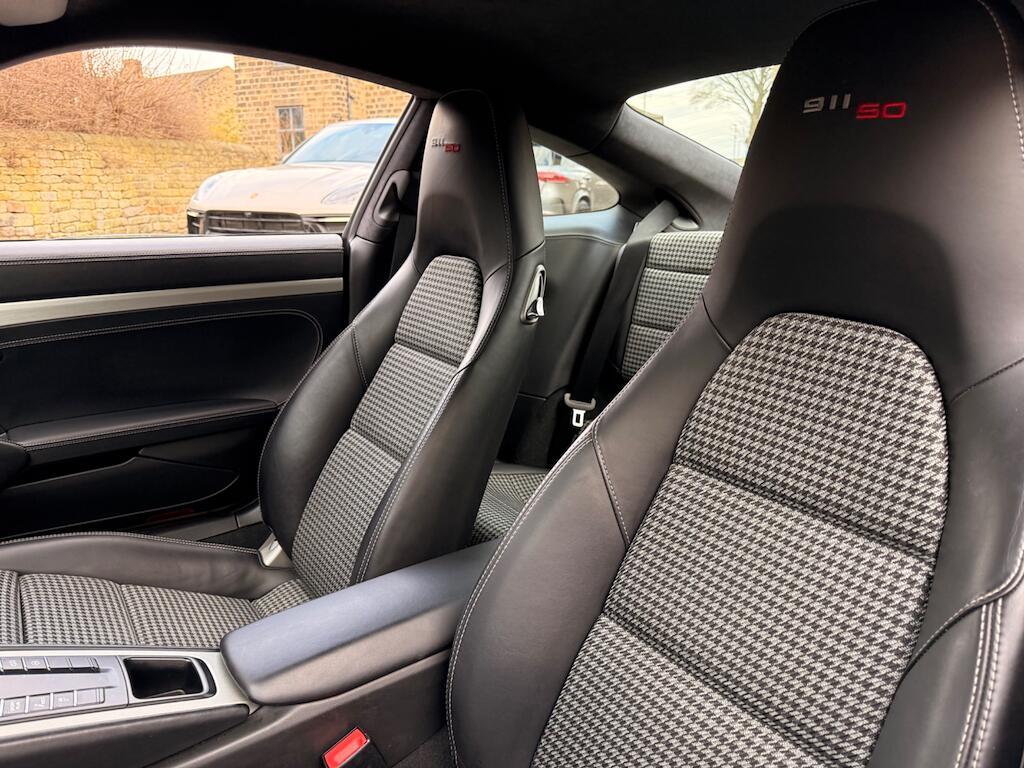 Porsche 911 - Image 69