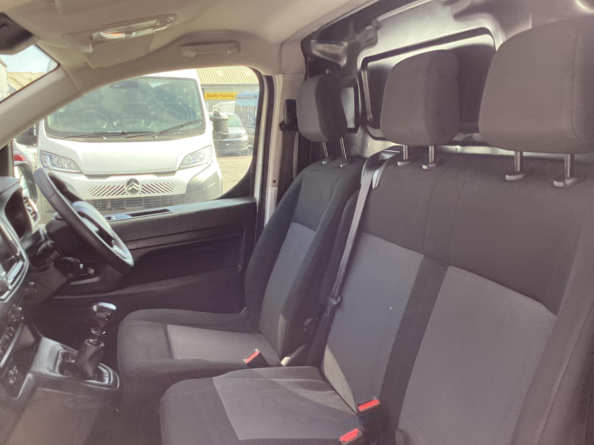 Peugeot Expert - Image 19