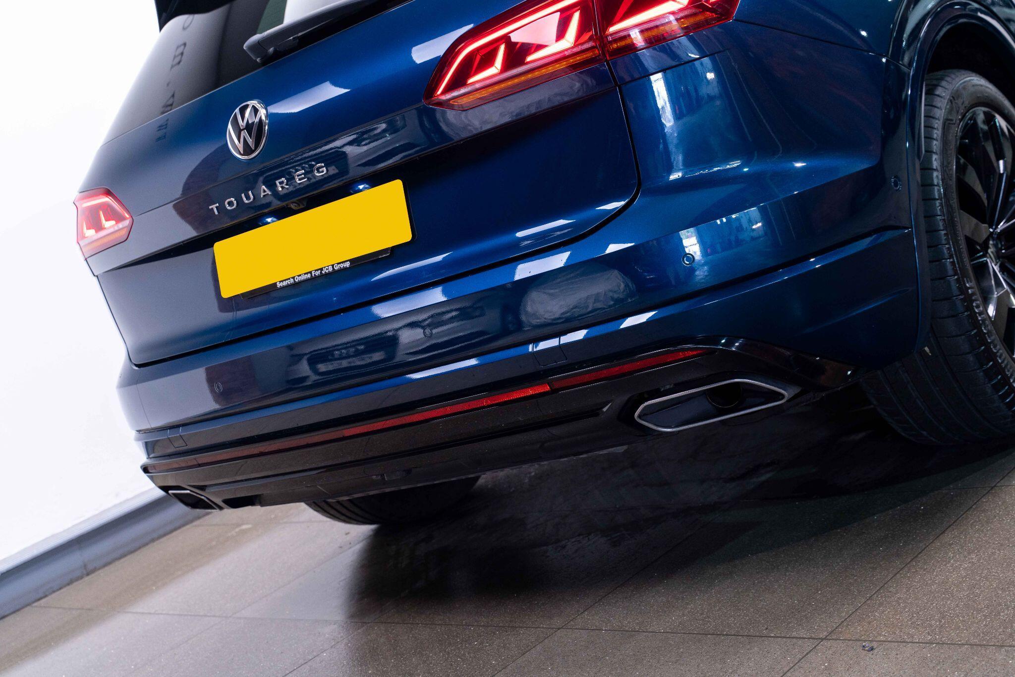 Volkswagen Touareg - Image 15