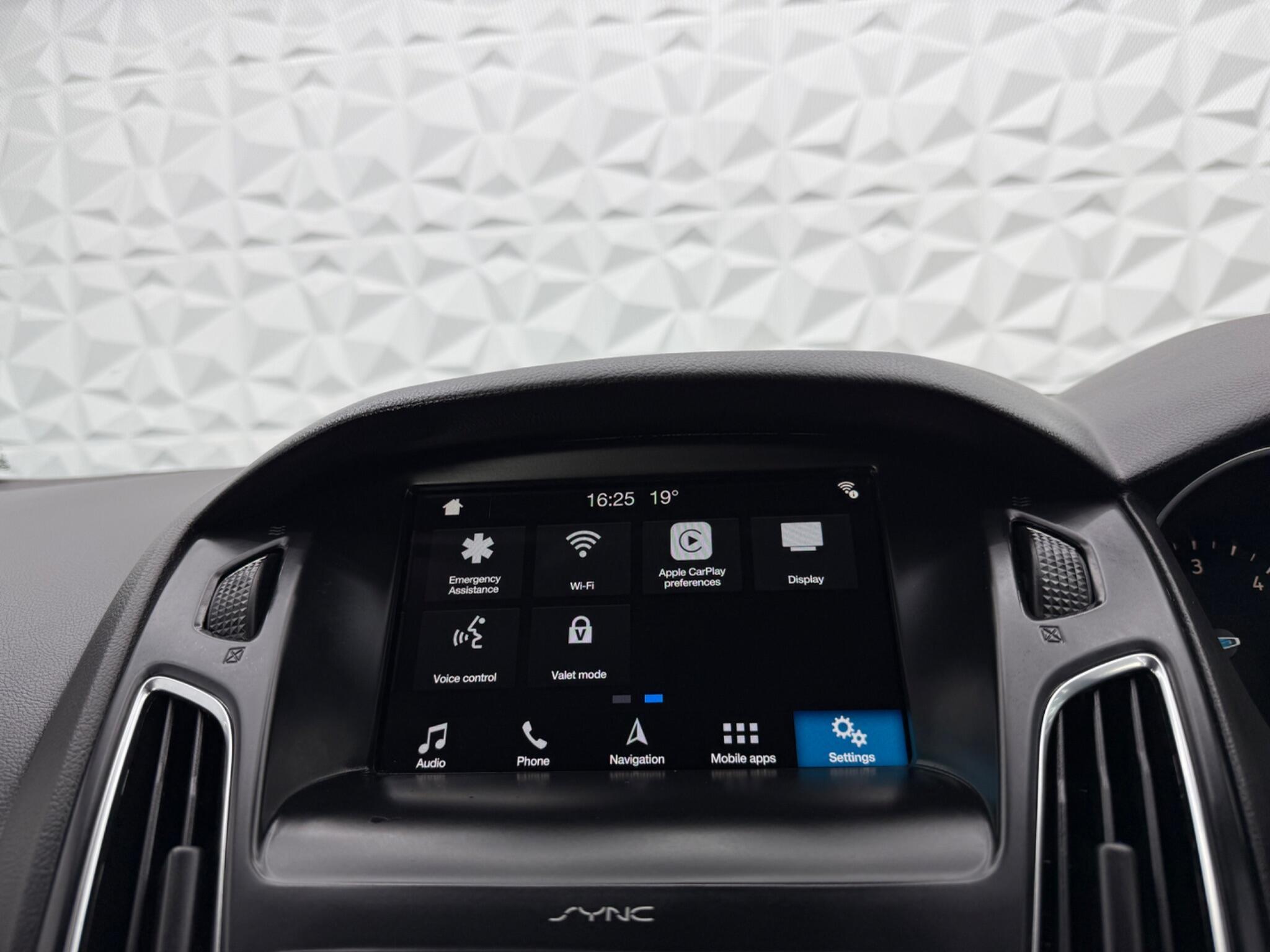 Ford Focus - Image 43