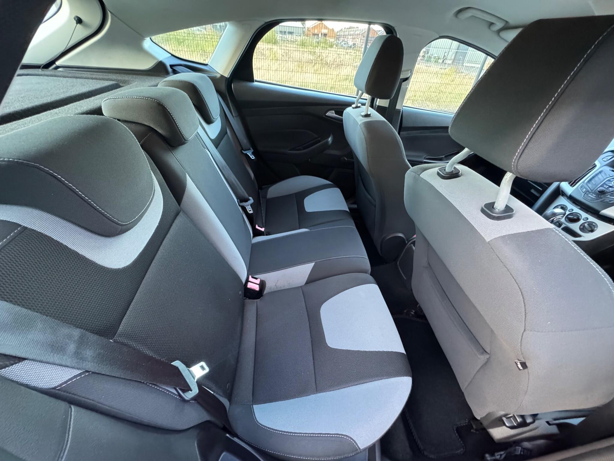 Ford Focus - Image 8