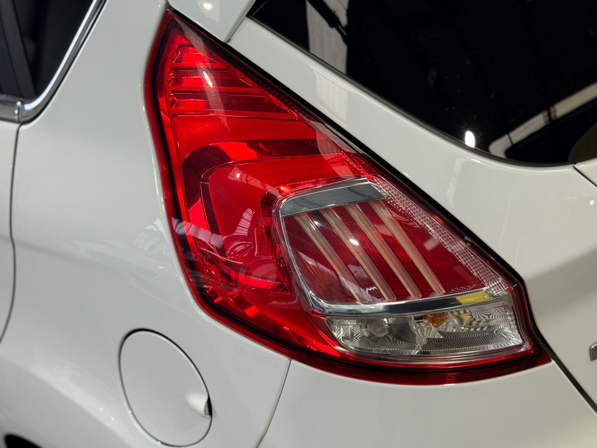 Ford Fiesta - Image 10