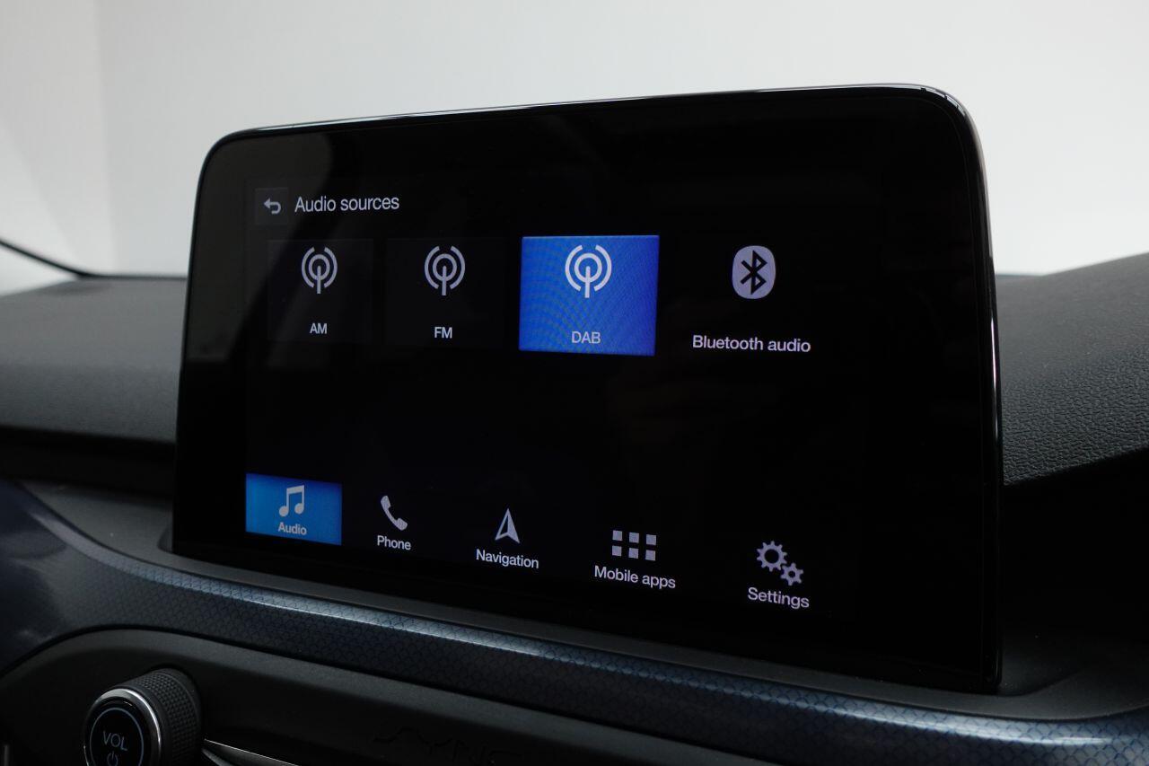 Ford Focus - Image 32