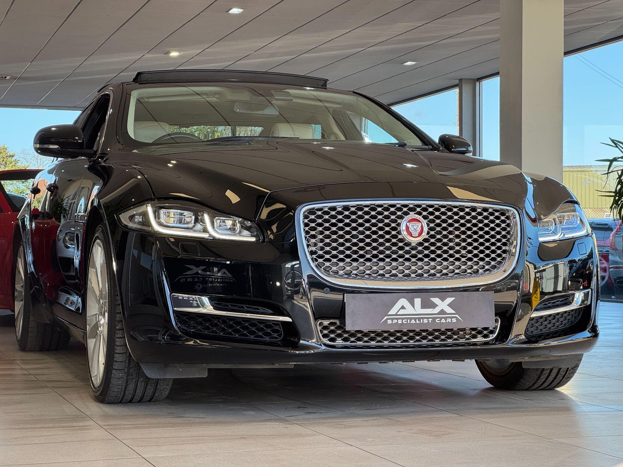 Jaguar XJ - Image 7