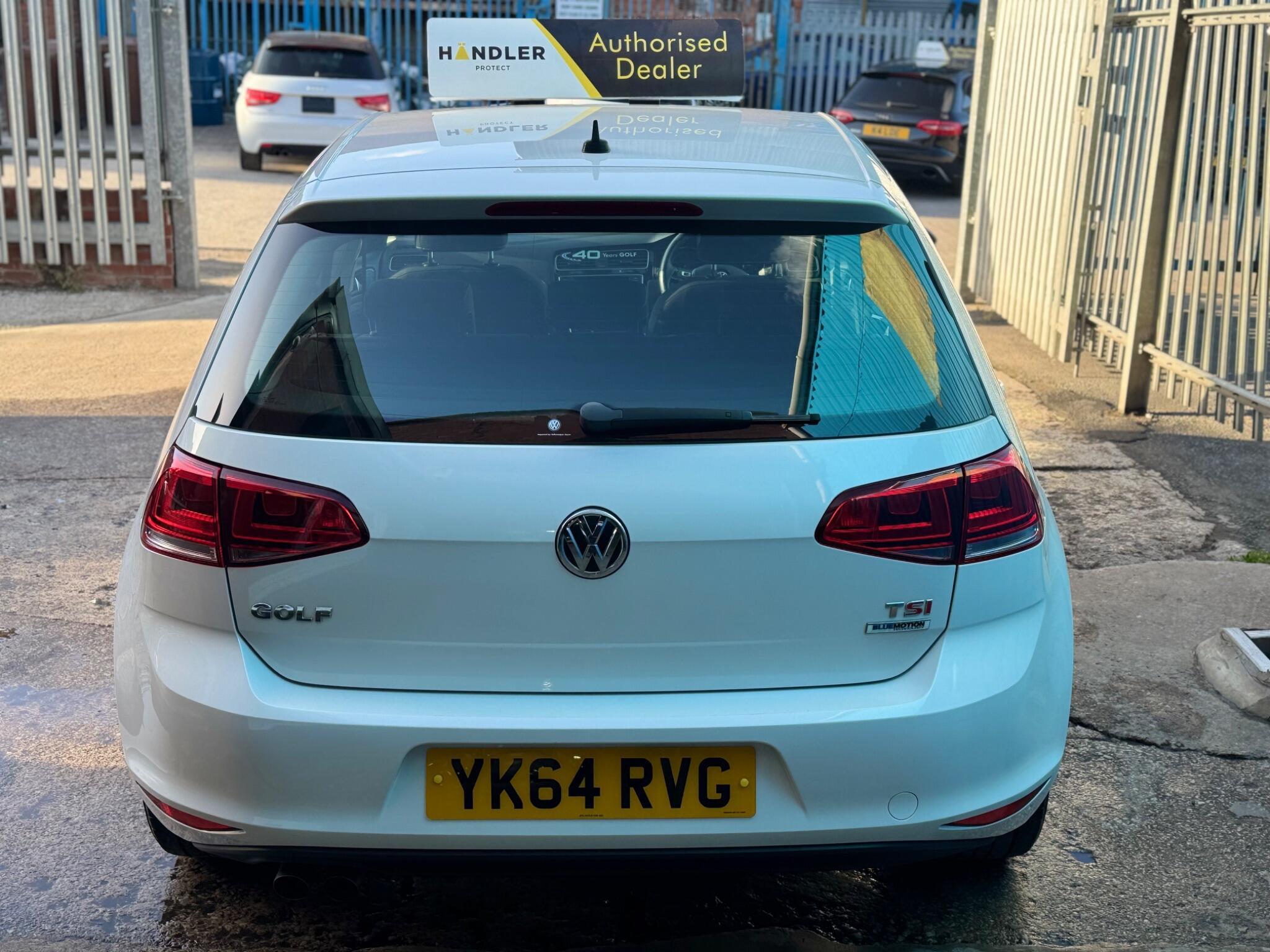 Volkswagen Golf - Image 24