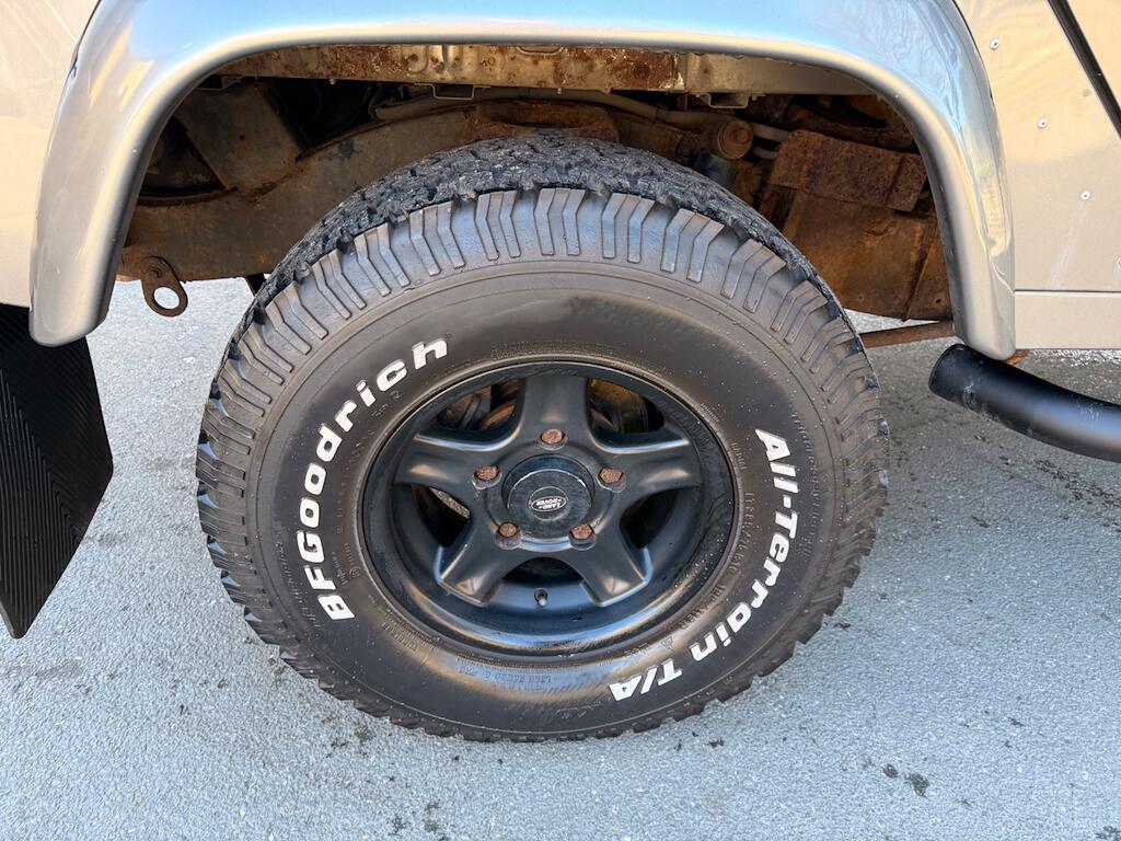 Land Rover Defender 110 - Image 26